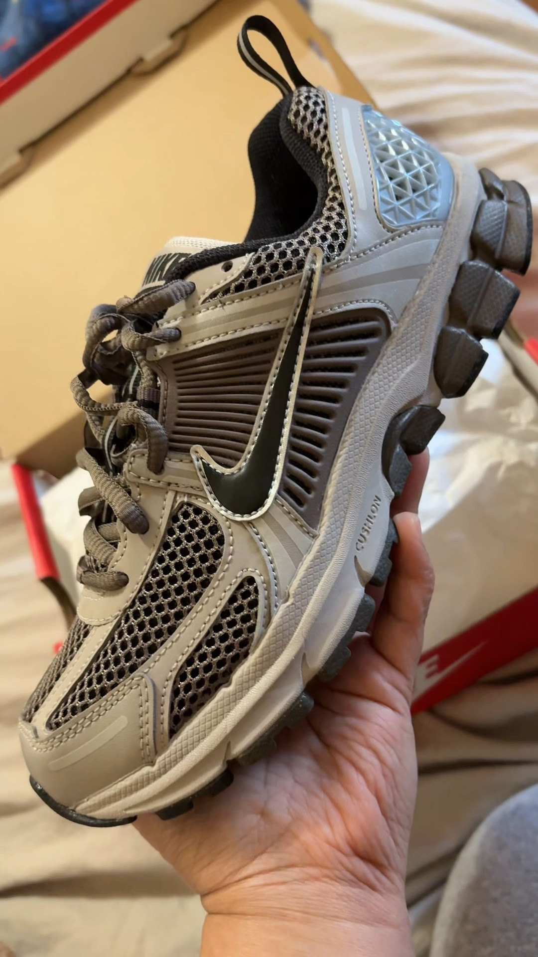 I’m loving this colorway of Nike Vomero 5’s 😍 @Nike US 

#LTKActive #LTKgrwm #LTKfitnessgoals