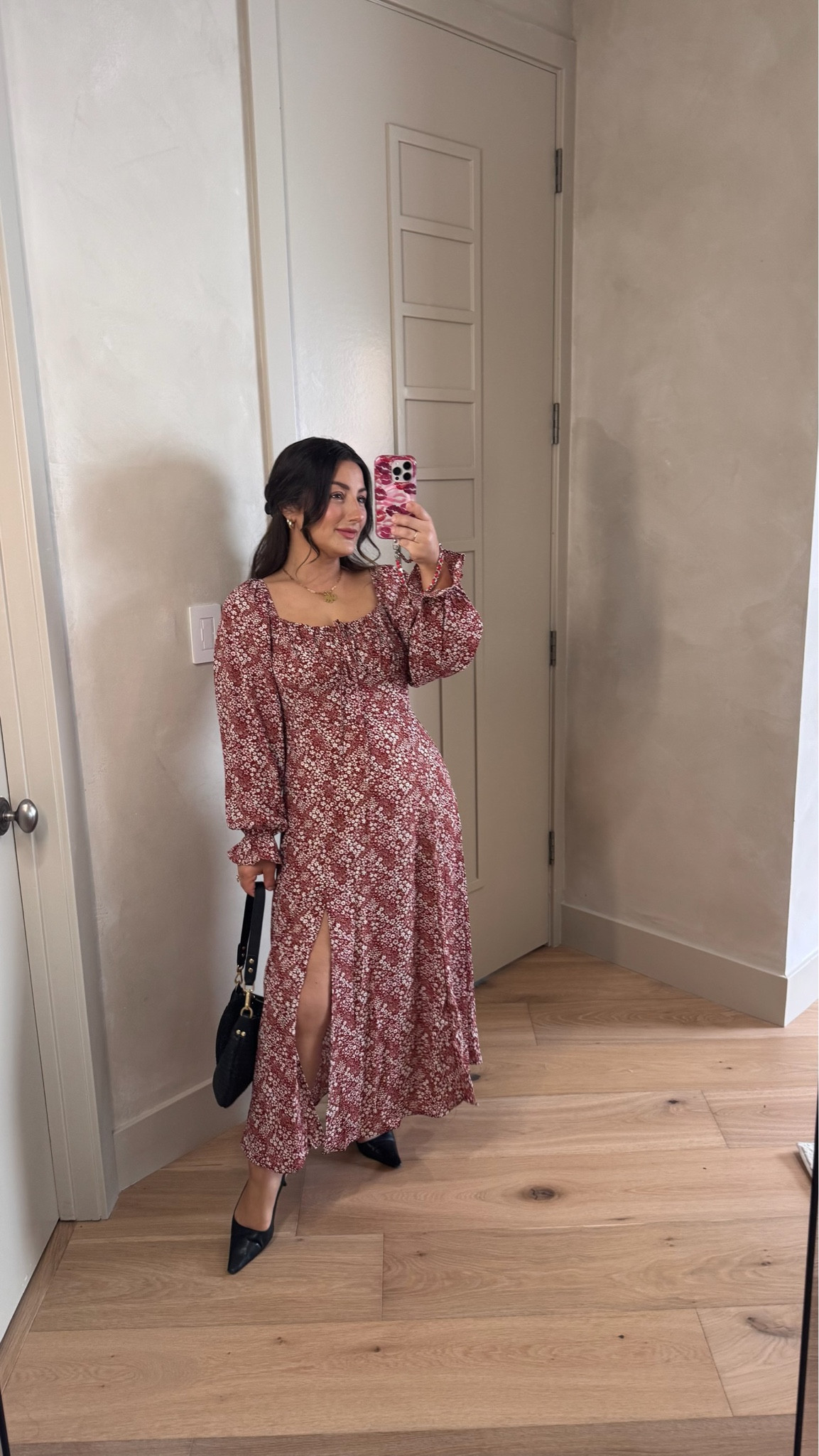 Love this floral midi dress with a side slit, perfect for any spring occasion! 

Size small color red floral 

Baby shower, Bridal shower, wine tasting, brunch or date night!

5'0" 140lbs
Petite friendly
 

 

#LTKootd #LTKSeasonal #LTKPetite