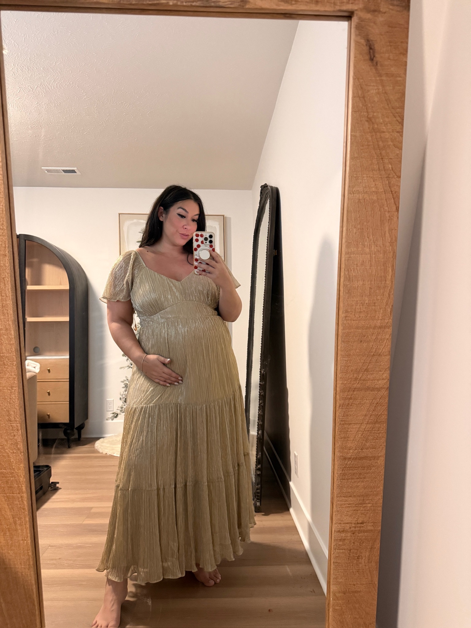 Midsize holiday outfit! Wearing a size 1X
-
-
-
Holiday party outfit, velvet dress, sequins, holiday trends