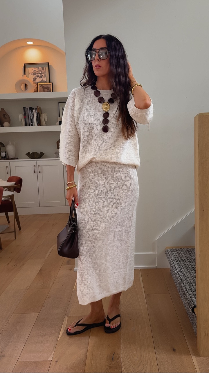 Wearing a small in top & bottom! You can size down in the top but the bottoms are true to size. This is perfect for the spring!

Zara fashion, Zara finds



#LTKSaleAlert #LTKBeauty #LTKootd