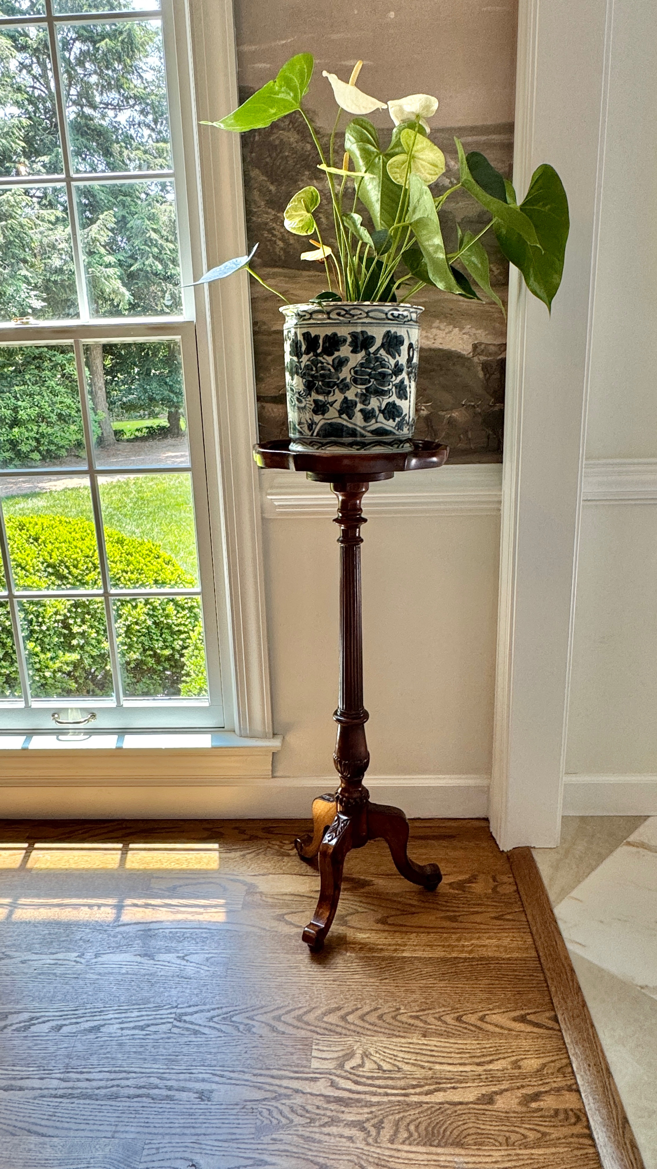 This vintage oak plant stand was a quick 10-minute DIY (just a screwdriver needed!) and looks so good with a big fern spilling over the top. It also happens to match my new dining chairs perfectly 👏🏻 #wayfairpartner #wayfair #classichome @wayfair  

 #LTKHome