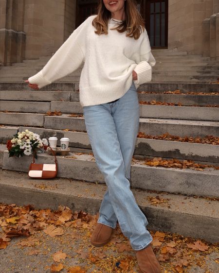 oversized sweater outfit | cozy fall outfit inspo 

#LTKstyletip #LTKSeasonal #LTKGiftGuide