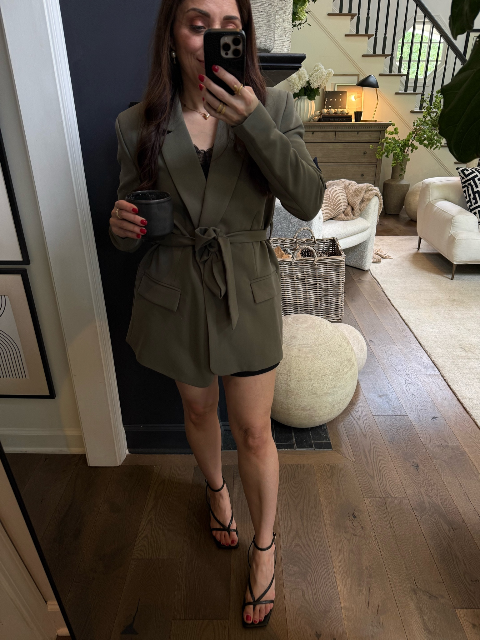 Guys. I am not joking. I have found the most beautiful (& affordable!) blazer!!! I threw it on with shorts today but it will be so cute with black jeans and coated jeans… and so many things!  👏🏽 