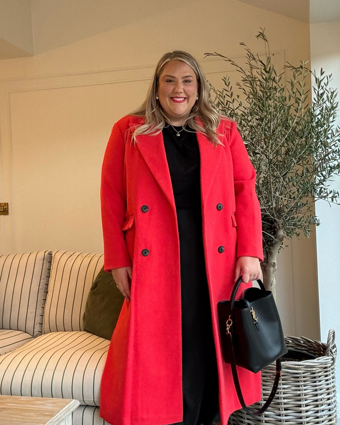 The coatttt 😍 Not every day you put something on and feel incredible in it. But this coat really did make me feel a million dollars . It’s a generous fit so would size down personally. 

#LTKplussize #LTKautumn #LTKcurves