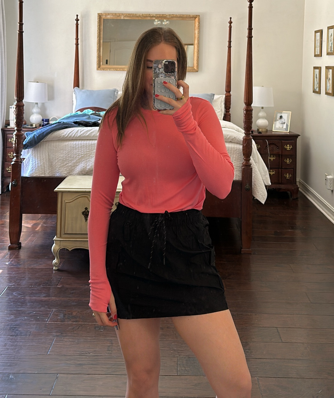 Running errands or chasing toddlers friendly ootd 🖤