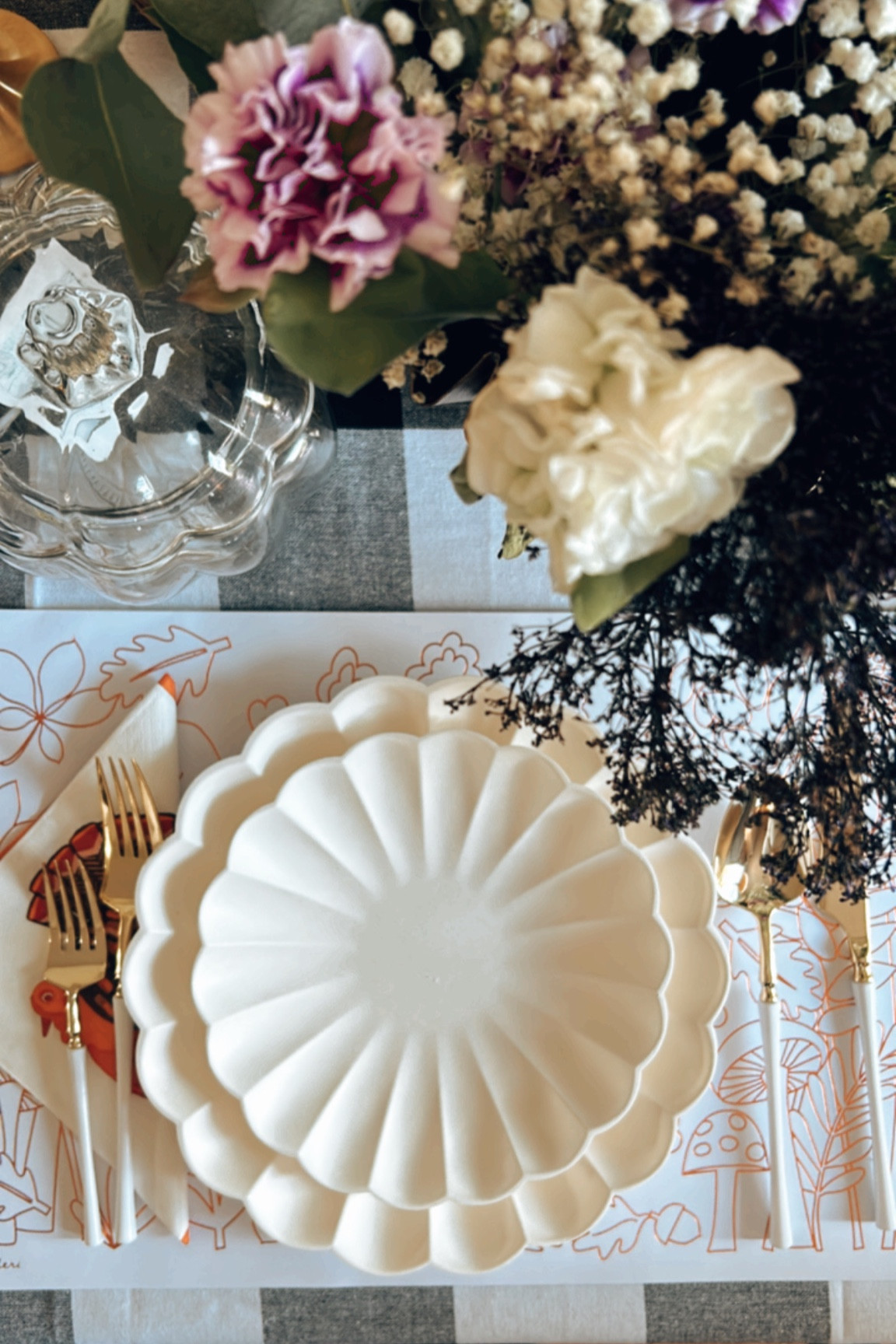 Fancy disposable Dinnerware ✨ 

#LTKparties #LTKhome #LTKHoliday