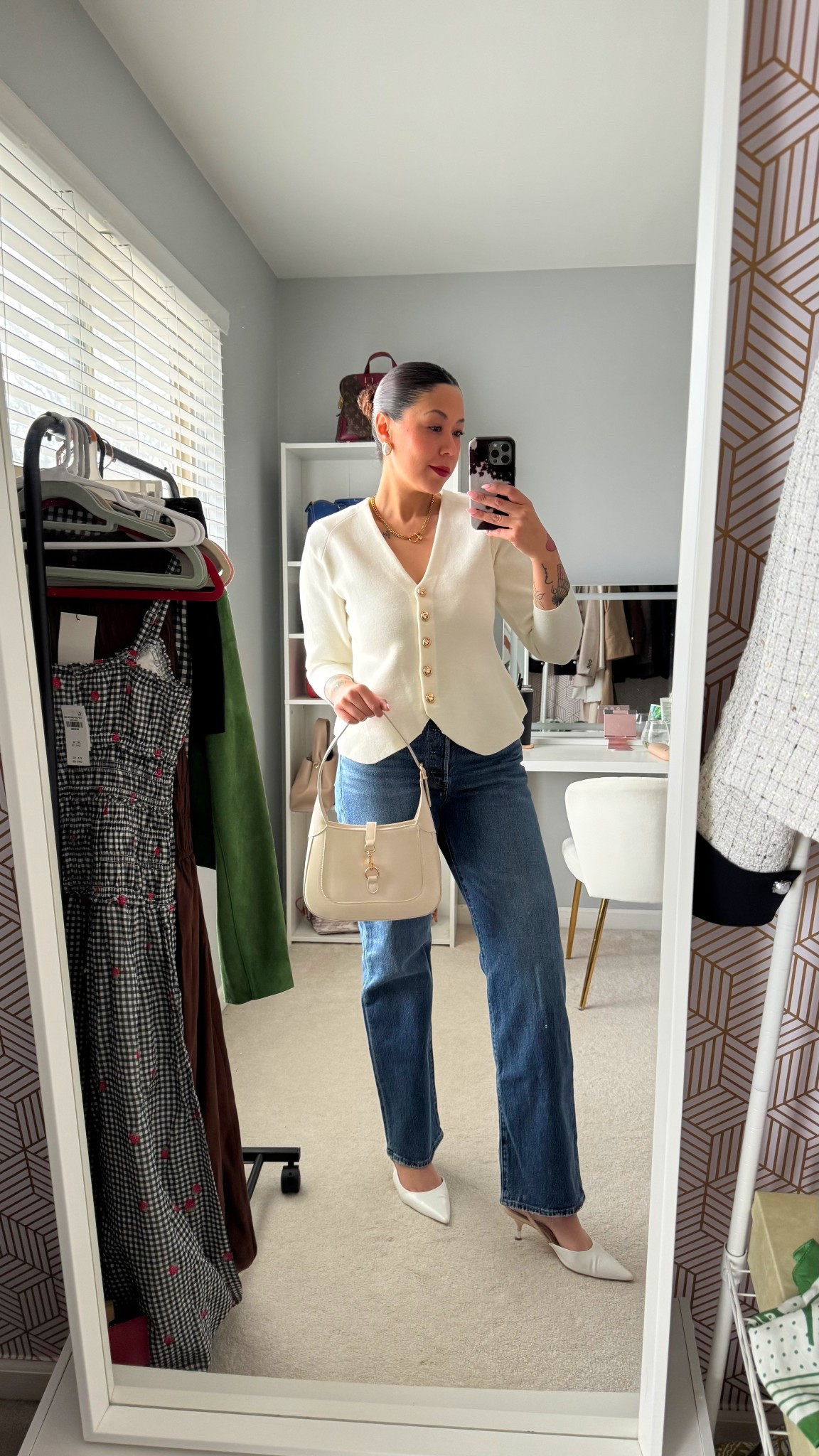 Jeans @Levi's talla 30x32
Modelo ribcage
Y todos los accesorios y bolsa con detalles en dorado