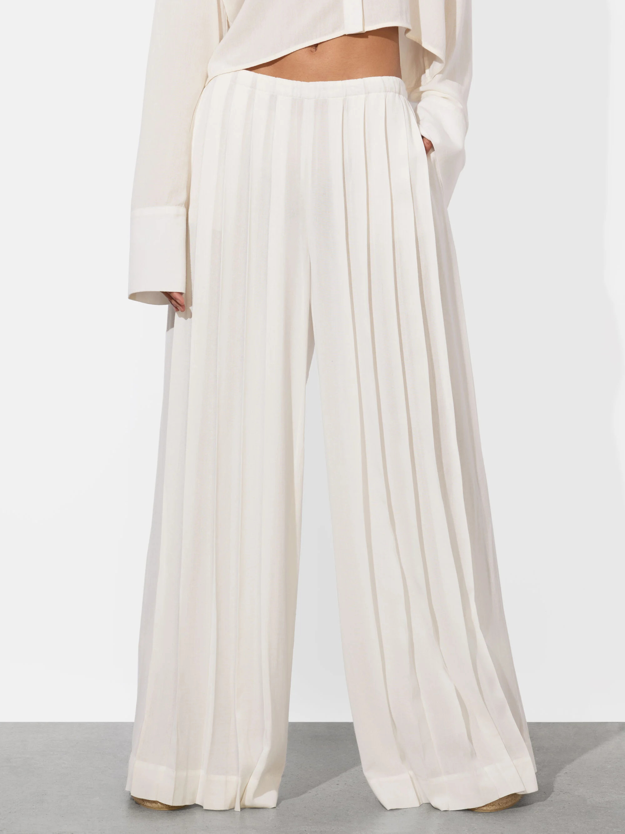 JENNA PLEATED PULL ON PANT | Alice + Olivia