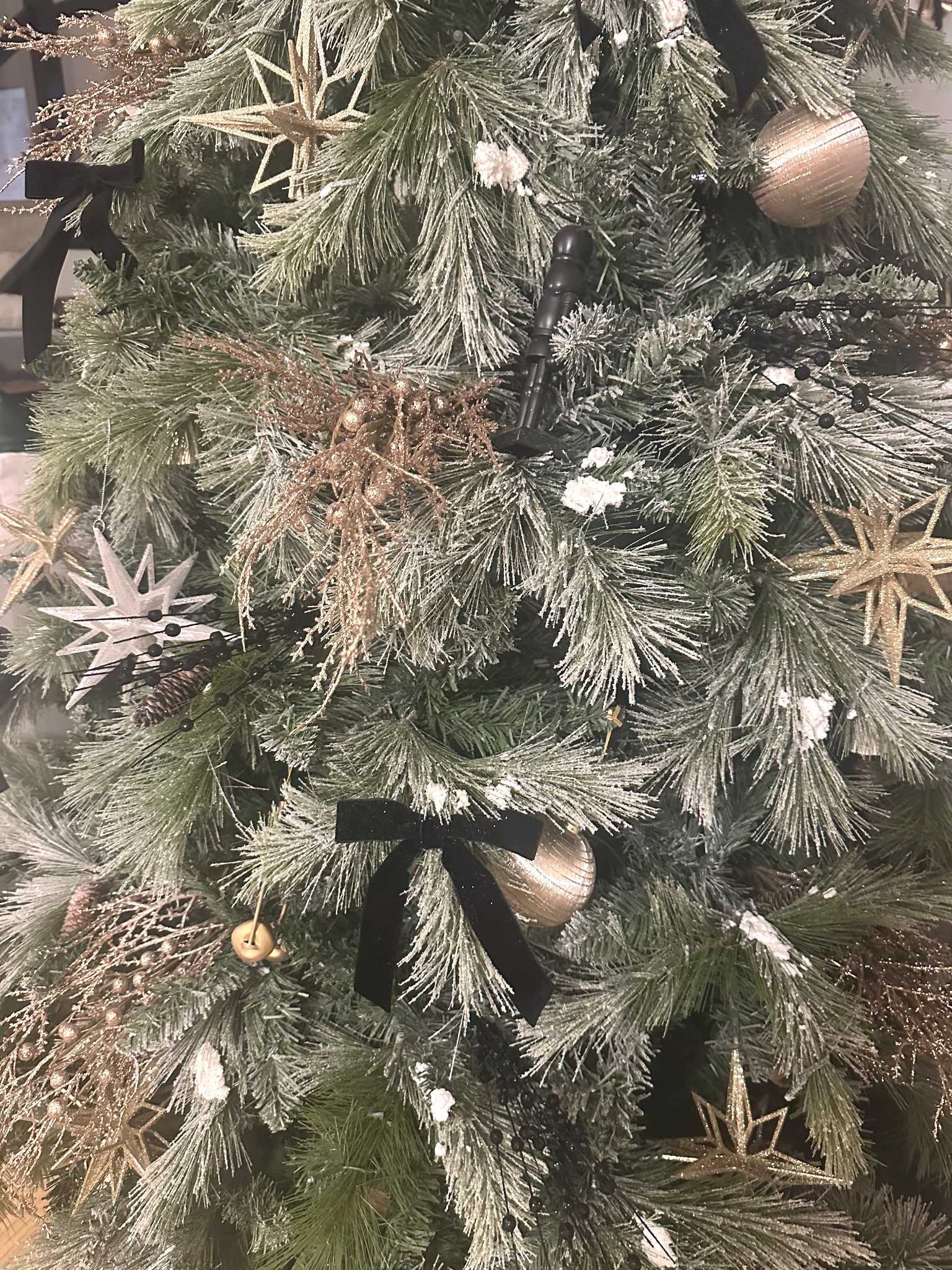 Christmas trend are bows 🎀
Sharing my tree 🌲from last year!
I’ll be reusing this year too! 
Happy shopping 🛍️ 

#LTKholiday #LTKstyletip #LTKcanada