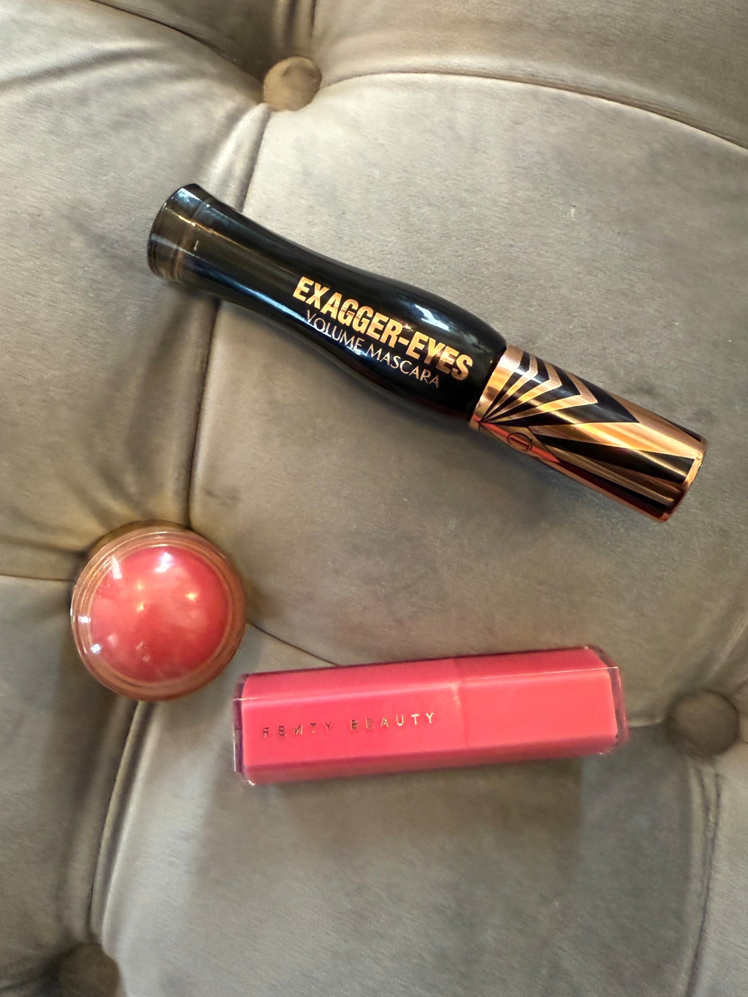 What’s in my bag? 🖤 
Three Sephora favorites I’m actually using right now—easy, wearable, and teen-approved too.

#SephoraFinds #WhatsInMyBag #BeautyFavorites #LTKDayInMyLife #EverydayMakeup #MomLifeBeauty



#LTKmomlife #LTKFindsUnder50 #LTKBeauty