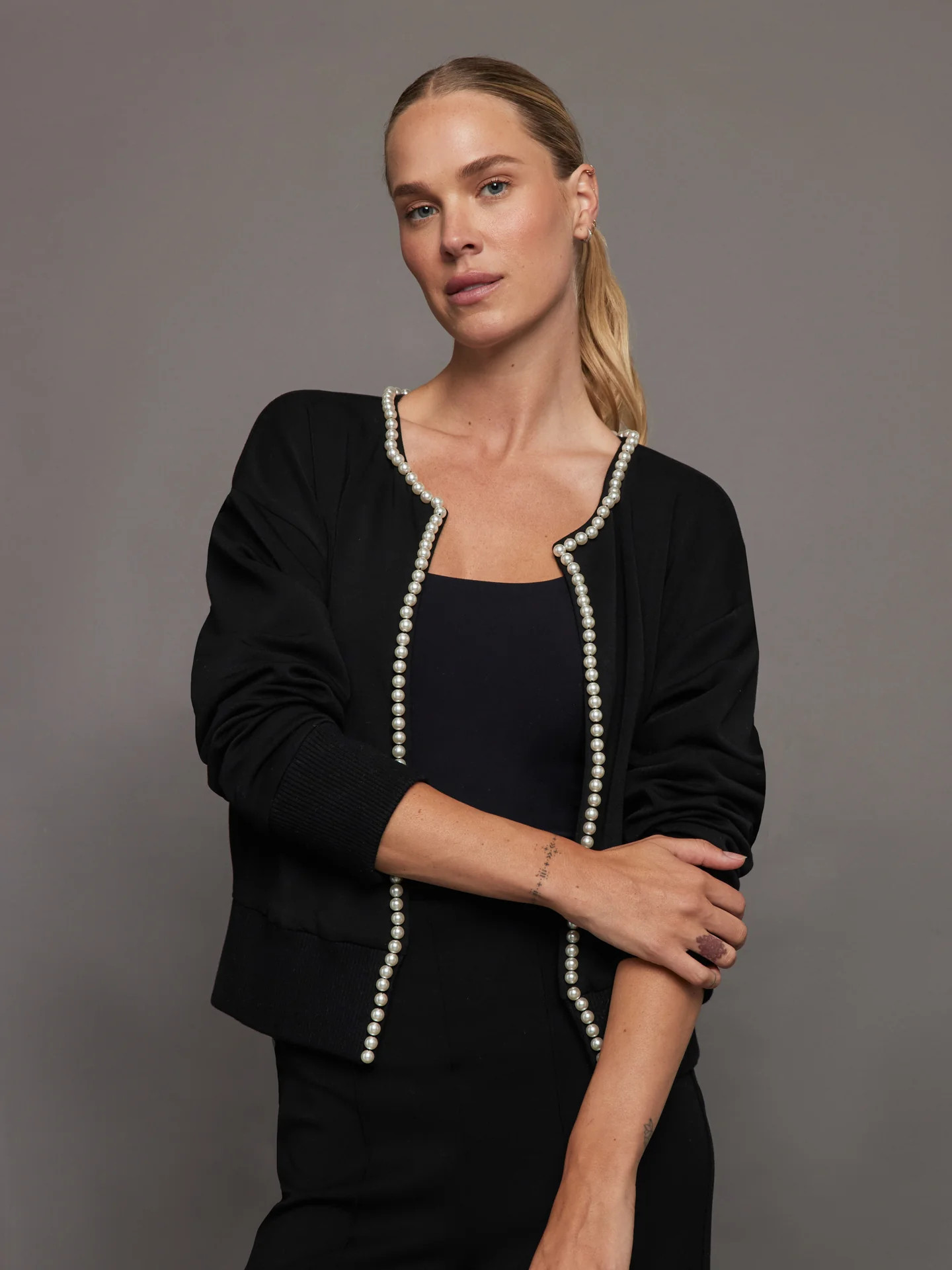 Pearl Cardigan Sweater - Black | Carbon38