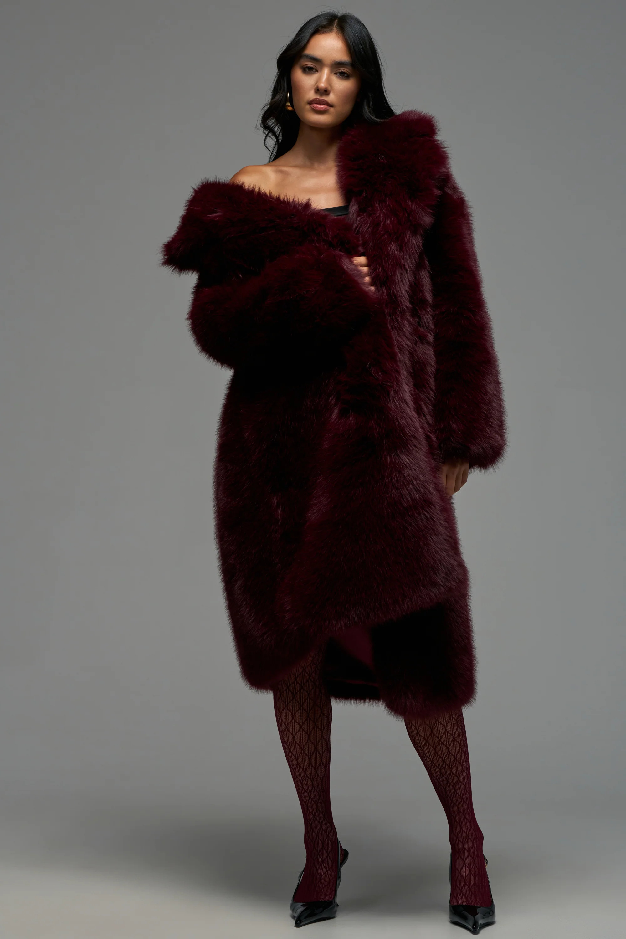 OSLO FAUX FUR COAT IN BURGUNDY | AKIRA