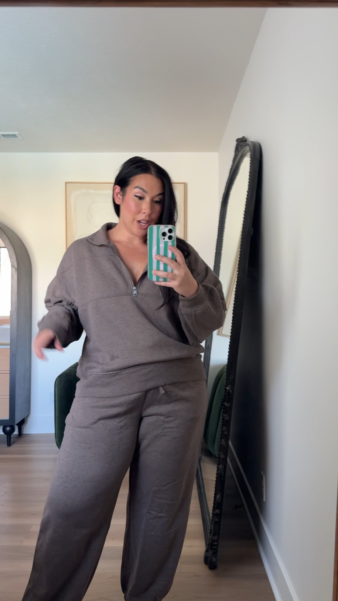 Midsize casual outfit size xl sweatpants 
Size large top

#LTKMidsize #LTKootd #LTKSaleAlert