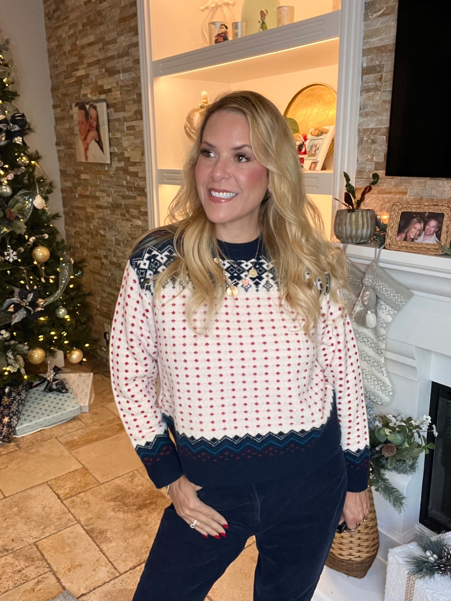 Super soft and cozy holiday sweater!

#LTKGiftGuide #LTKOver40 #LTKHoliday