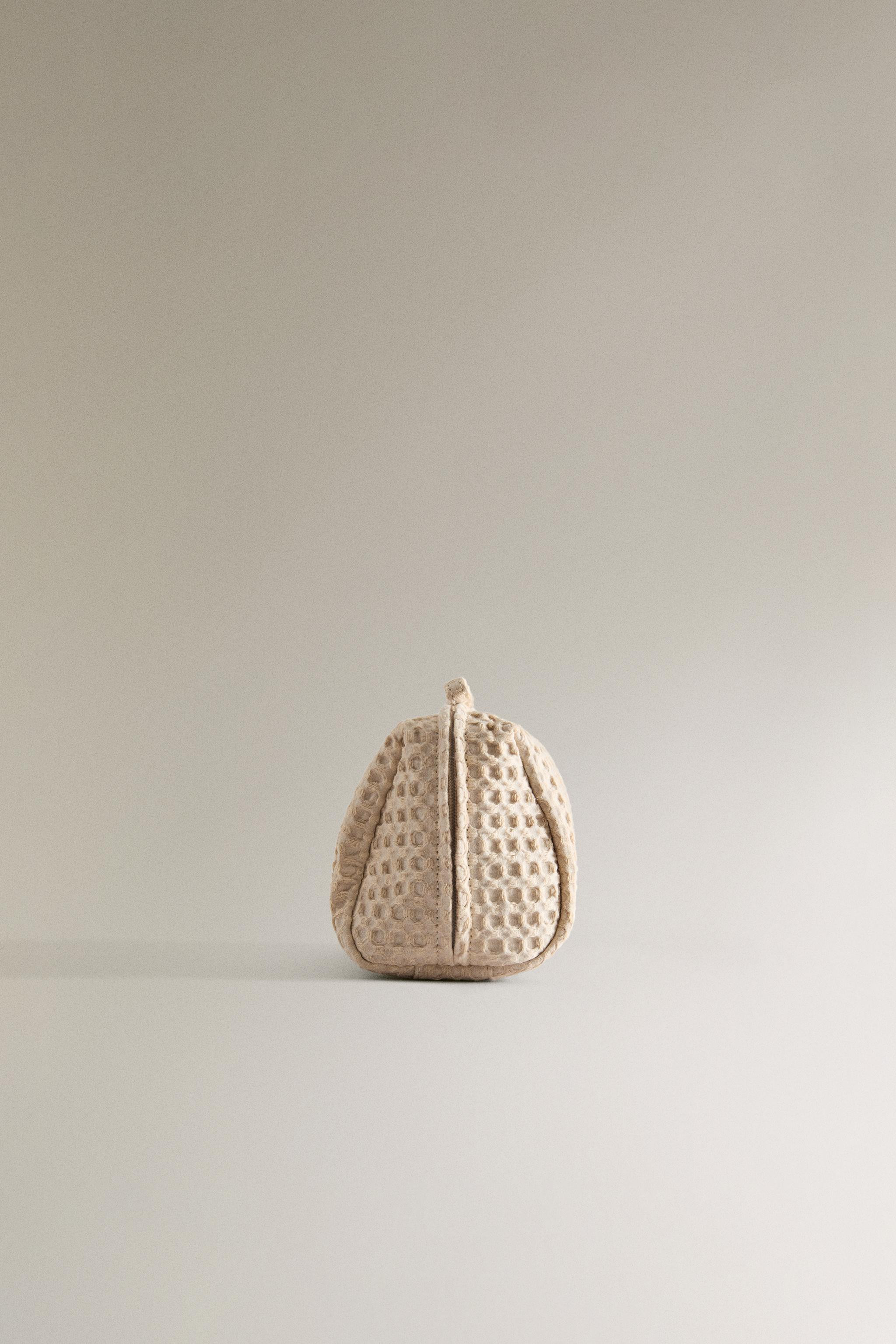 WAFFLE-KNIT FABRIC WASH BAG | Zara UK