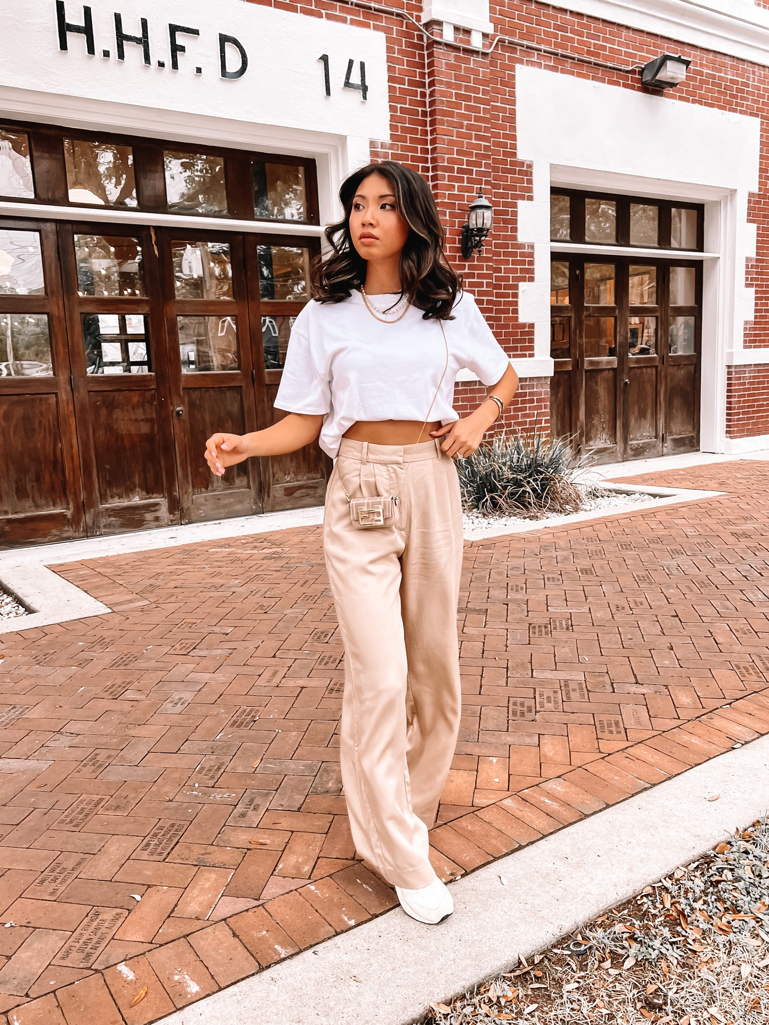 Size XS


trousers, trouser outfits, causal style, workwear, European style, Europe travel outfit, travel outfit, summer fashion, neutral, sneakers 

#LTKSeasonal #LTKU #LTKtravel