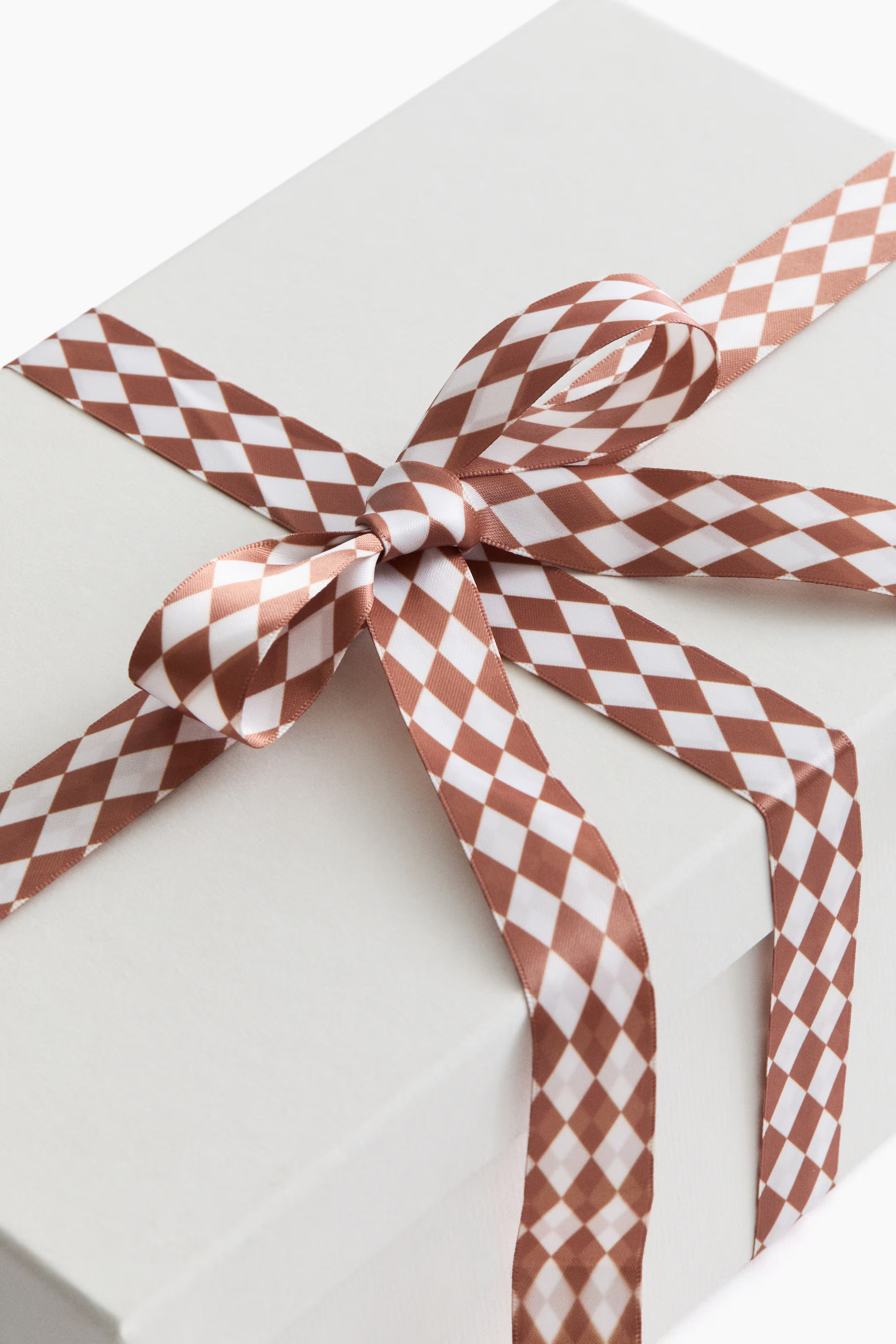 Harlequin pattern ribbon | H&M (UK, MY, IN, SG, PH, TW, HK)