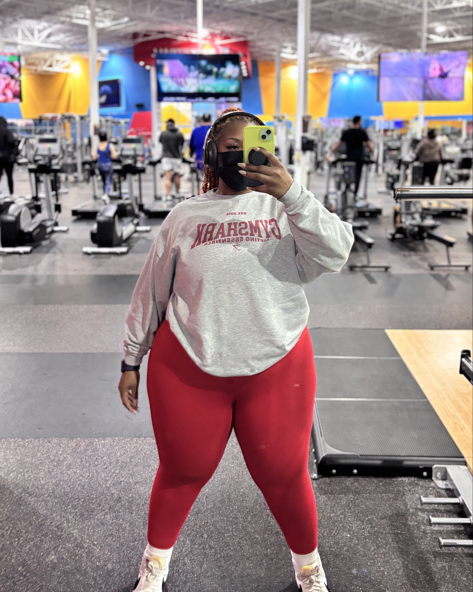 Gymshark 🦈

Sweatshirt: Lifting essentials graphic oversized sweatshirt
Color: Light grey core marl
Size: L

Leggings: Legacy Regular Leggings 
Color: Jamz Red
Size: XL

These items are currentlysold out unfortunately but sharing for/if they restock 💕

#LTKFitness #LTKPlusSize #LTKActive