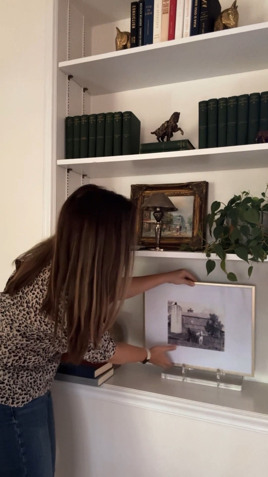 #AliceLaneHome is currently having their Very Best Sale now through 9/22. The entire site is 20-25% off, so it's the perfect time to stock up on all your big ticket wishlist items. Watch how a couple additions from the Alice Lane Home Collection instantly elevate my #bookshelfstyling. An acrylic artwork display stand and the crystal diffuser dish make this shelf instantly eye catching.

#AliceLaneHome #gifted #homedecor #interiordesign #styletip #bookshelfstyling #shelfstyling #artworkdisplay #candles

#LTKVideo #LTKSaleAlert #LTKHome