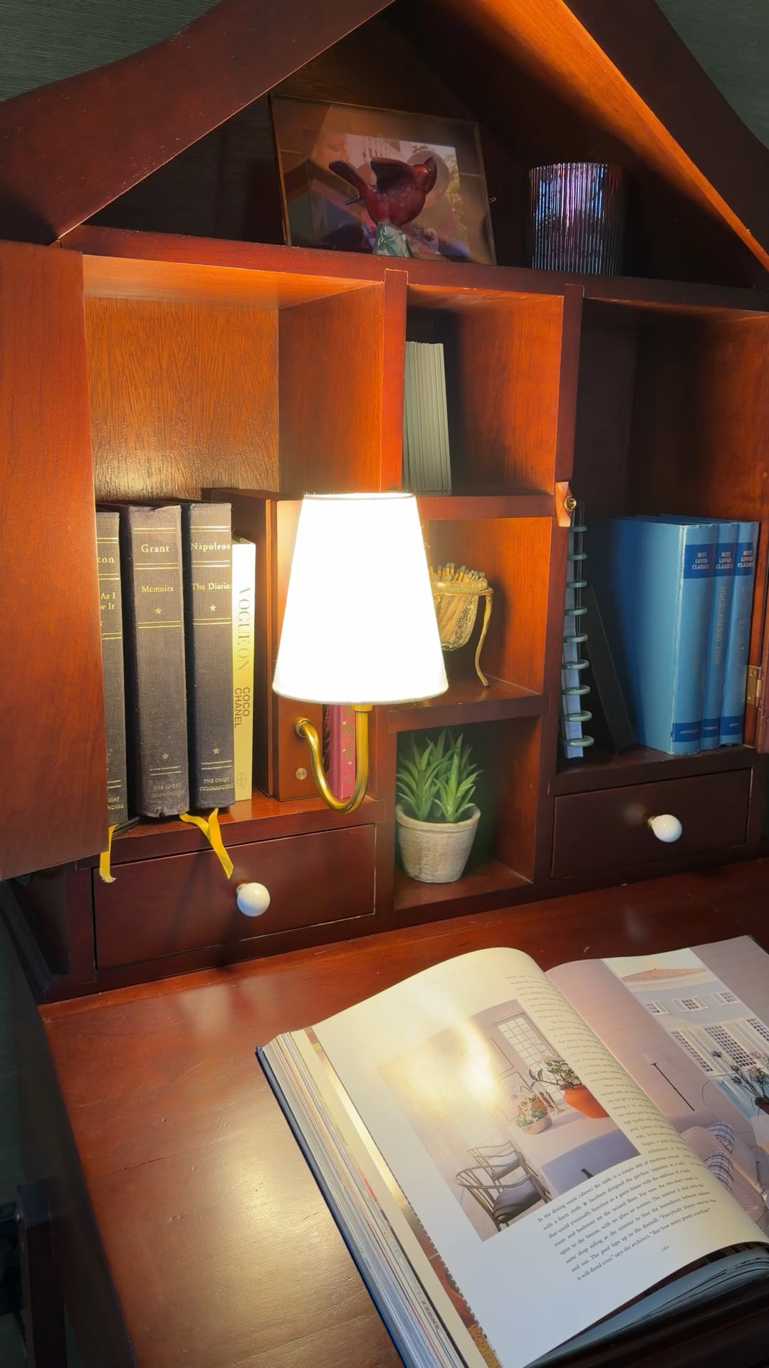 Shelf lamp
Cute lamp
Bookshelf lamp 
Book lamp 

#LTKHome