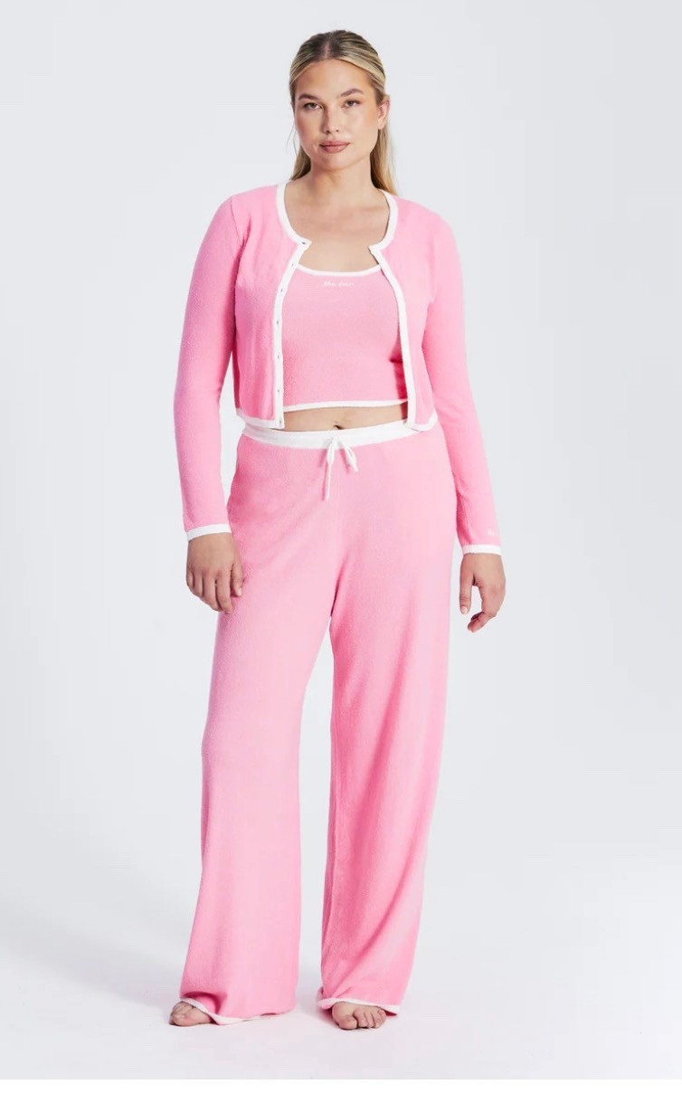 Pink sweater, pink sweats 

#LTKPetite #LTKFindsUnder100 #LTKOver40