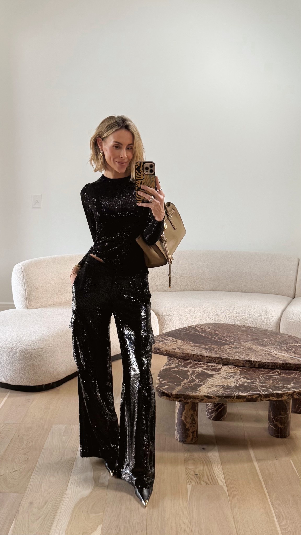 Head to toe @michaelkors ✨ 25% off your purchase ! #michaelkors #mkpartner #ad#LTKCyberWeek https://liketk.it/5BdT3

#LTKHoliday #LTKootd