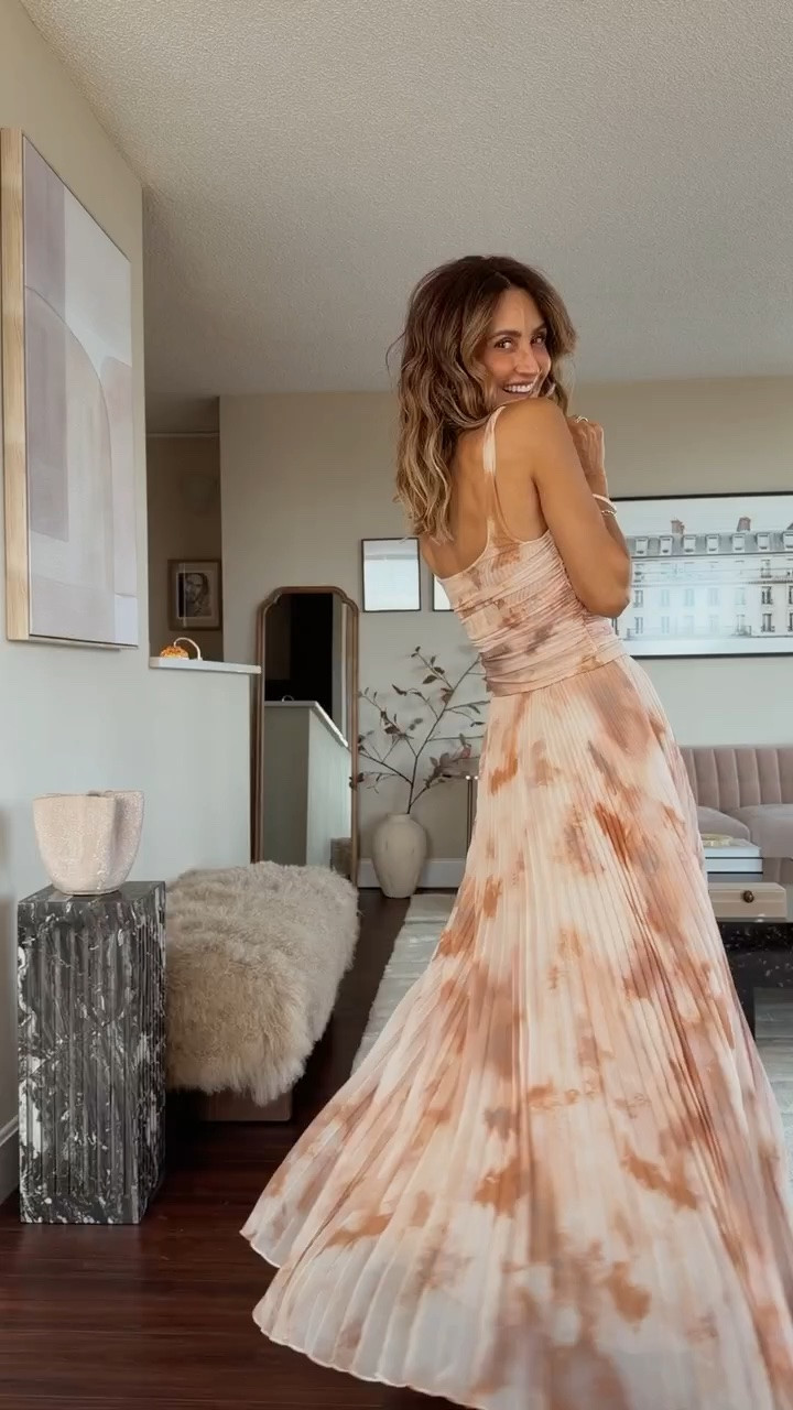 Super excited to have a little bday celebration in this stunning two-piece! Love the way this hugs you!✨

#LTKootd #LTKOver40 #LTKSeasonal