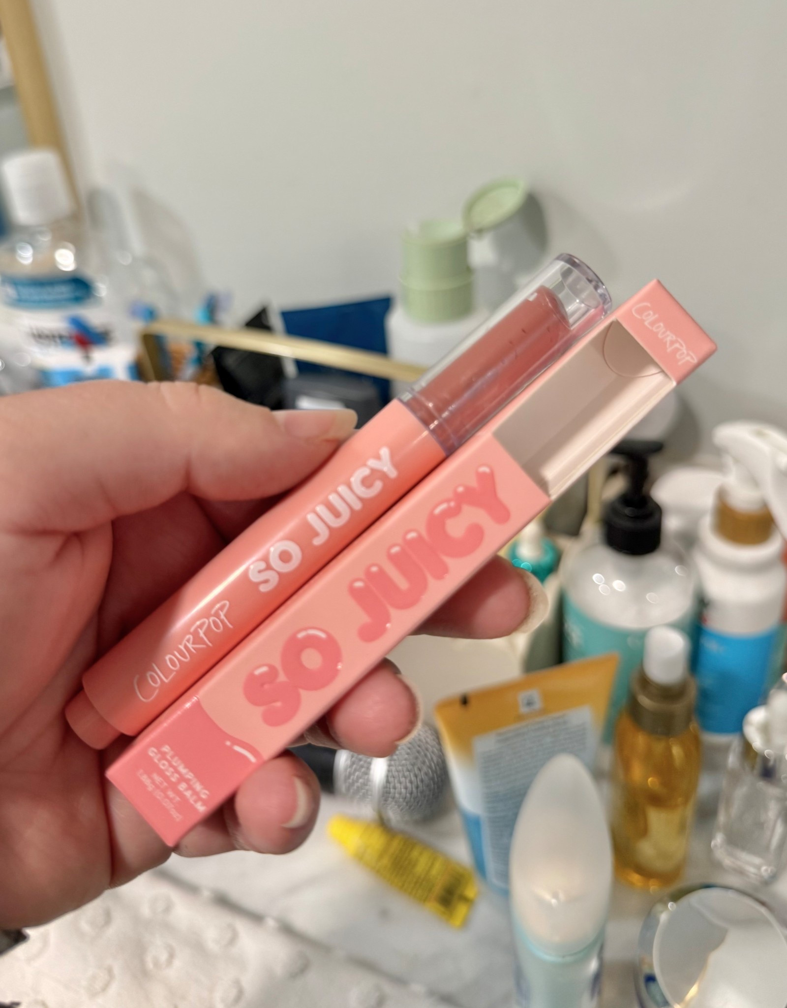 10/10 stars!! Loving this new plumping lip balm. I have the shade Vacay Mode 💋

#LTKBeauty