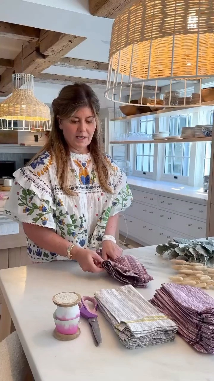 No sound🫢 But follow along with the subtitles! Here I am starting my table setting preparations for Easter Weekend with handmade napkin arrangements! Super simple way to personalize your table for family gatherings💛

#LTKhome #LTKfamily #LTKstyletip