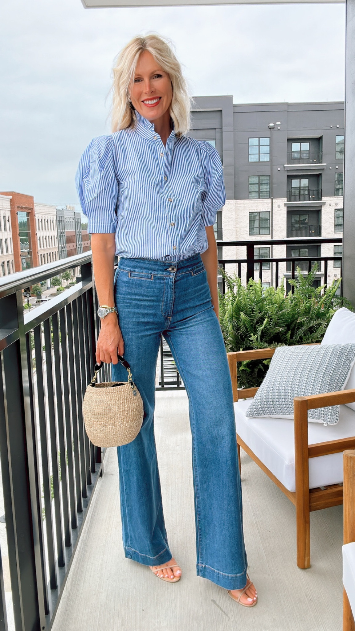 Girl night. Date night. Wide leg jeans, high rise jeans. Wearing a size small in the top and 26 in denim  

#LTKcurves #LTKbeauty #LTKstyletip