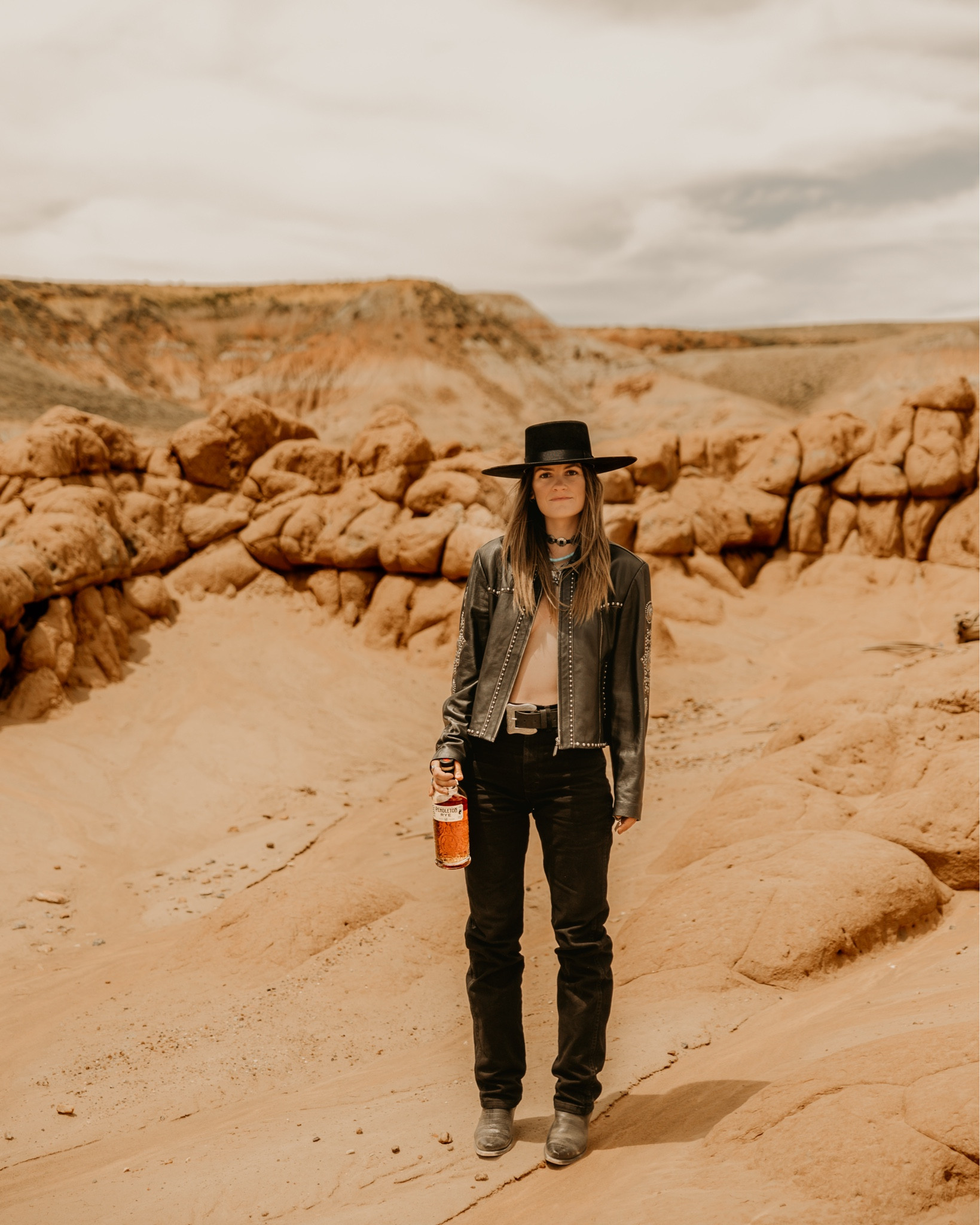 The perfect black straight jeans and they are $20 🔥 

#LTKSaleAlert #LTKStyleTip #LTKFindsUnder50