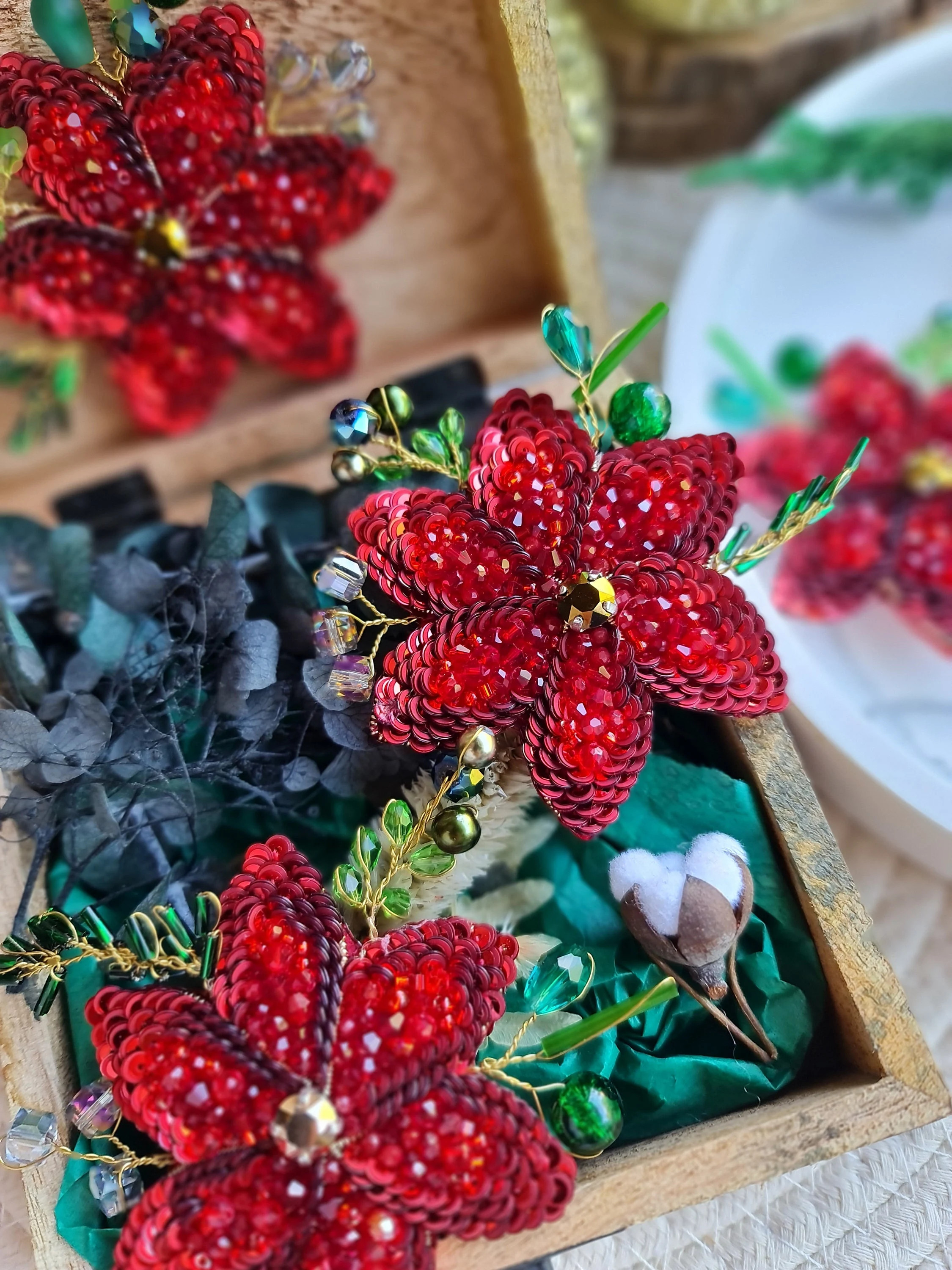 Red Poinsettia Beaded Brooch: Christmas Holiday Jewelry | Etsy (Global)