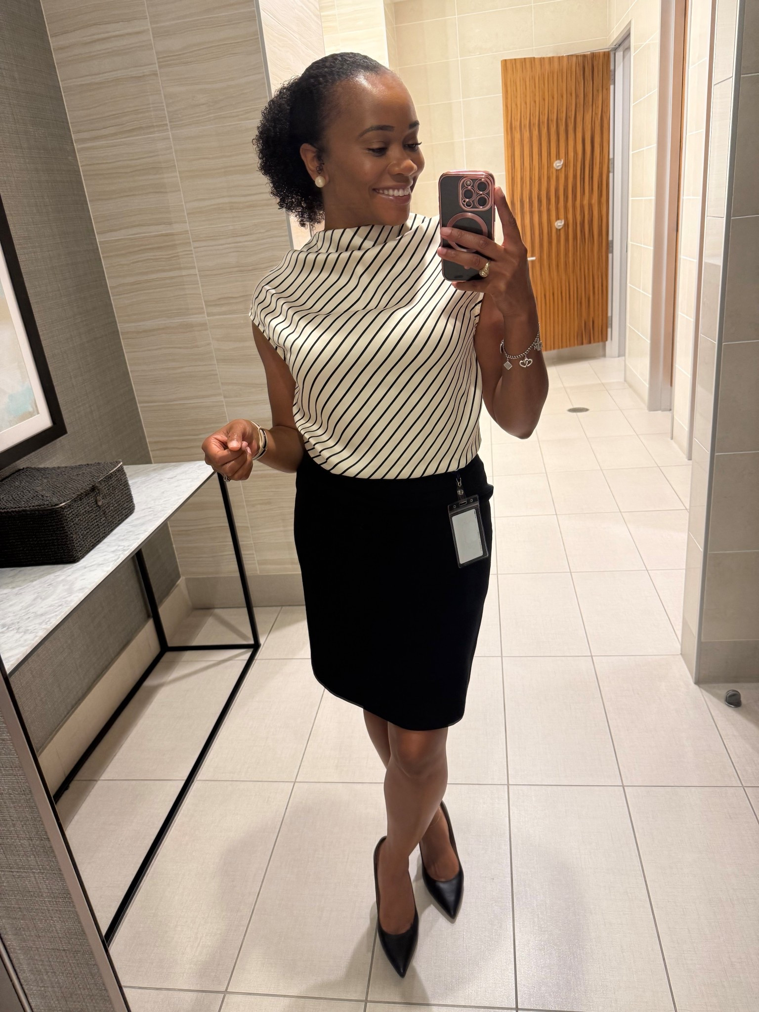 ✨ OOTD ✨
Top: H&M, Cap-sleeved satin blouse striped 
Skirt: J.Crew
Shoes: Jessica Simpson - classic black heels 👠

My outfit does the talking ✨ Keep it polished, keep it classic. 💯

#LTKWorkwear #LTKU