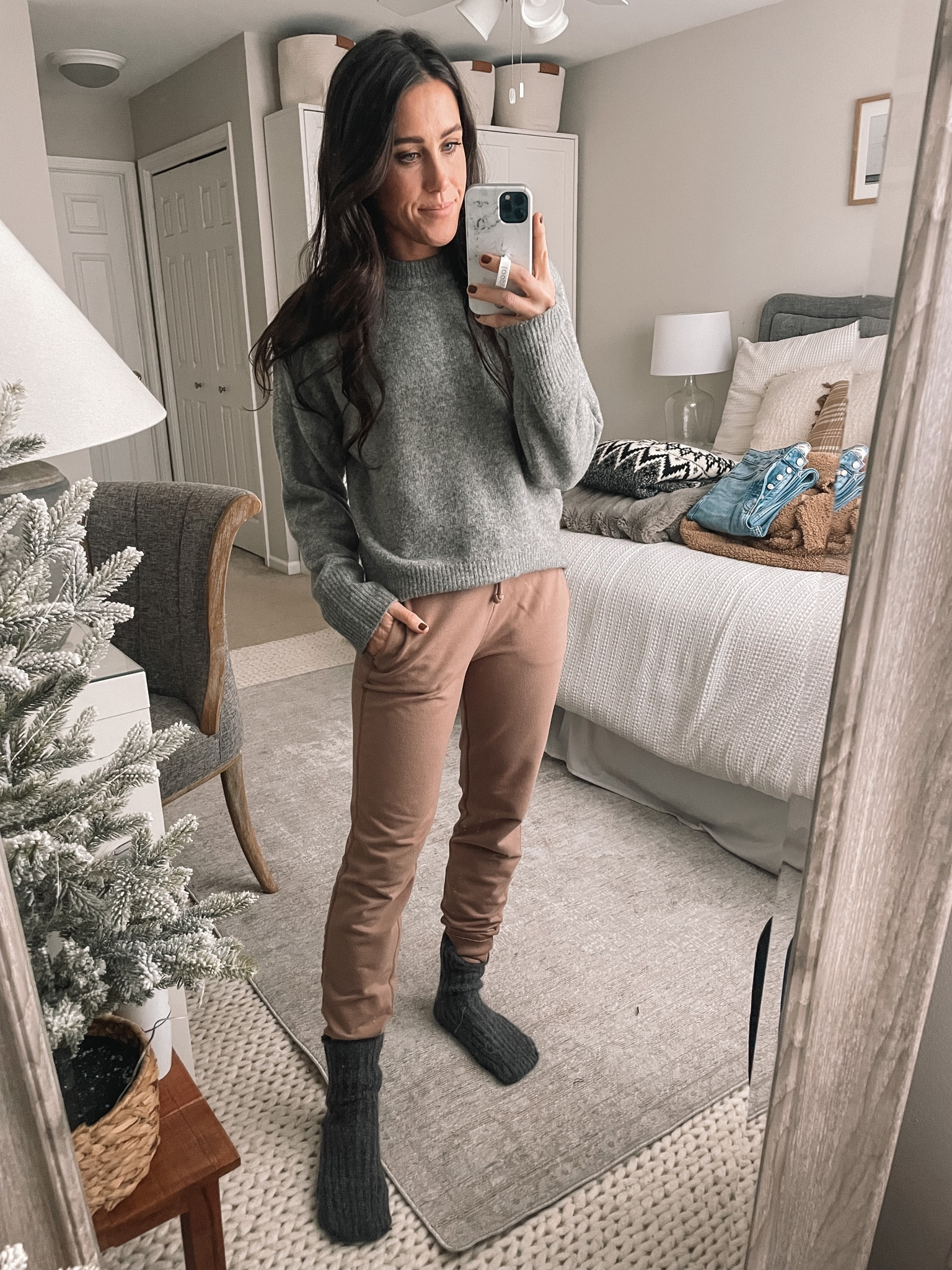 11.26.22
Crewneck Sweater, Joggers

#LTKstyletip