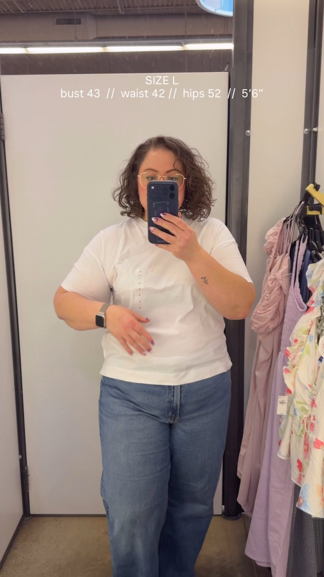 Somewhere between an xl and xxl 
Bust 43  //  waist 42 //  hips 52  //  5’6” 

#LTKMidsize #LTKPlusSize #LTKSaleAlert