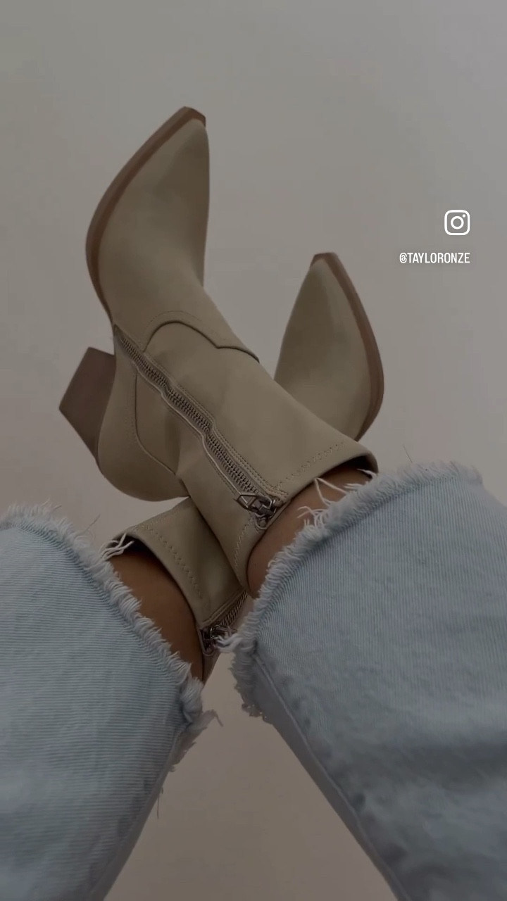 The perfect spring boots 🤩

All the details on this look and more are linked on the LTK app. Download the app and search me @TAYLORONZE OR comment below or DM me for direct links!! 

#SpringBoots #DolceVita #ShopLTK #LTKFashion #DiscoverUnder5K #WhatToWear #StaplePieces

#LTKshoecrush #LTKFestival #LTKstyletip