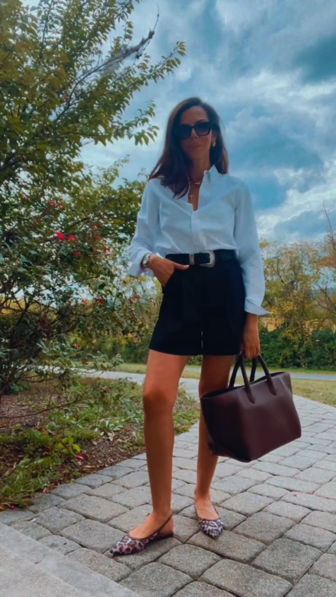 Hi darlings! 

Over 40 style, office outfit, casual day look. I call it #easychic ❤️

The button is a size small, fits TTS.
Shorts are a size small, fit TTS. 

I’m loving this tote and wear it daily! 

#LTKStyleTip #LTKOver40 #LTKFindsUnder50