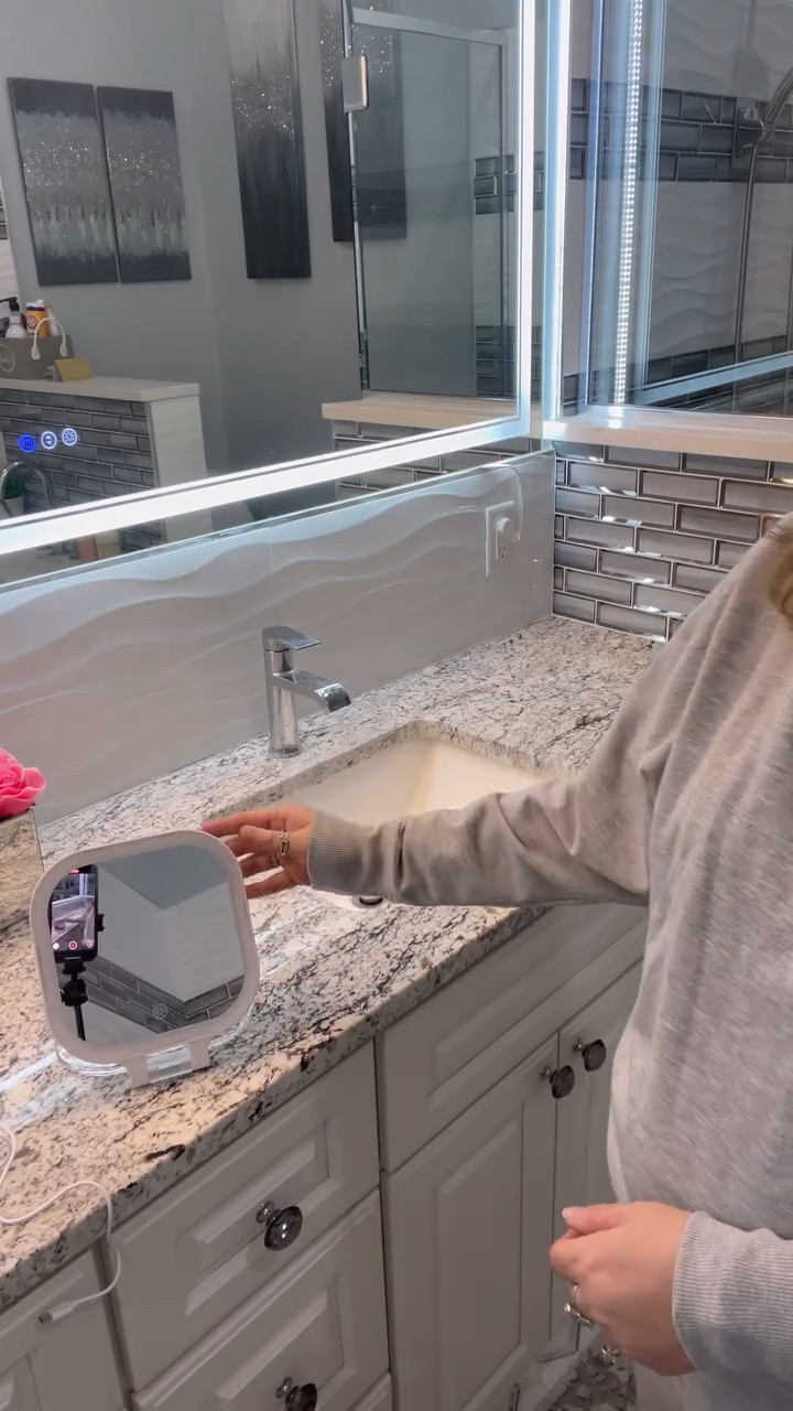 Mirror , perfect for makeup and traveling 

#LTKBeauty #LTKFindsUnder50 #LTKFamily