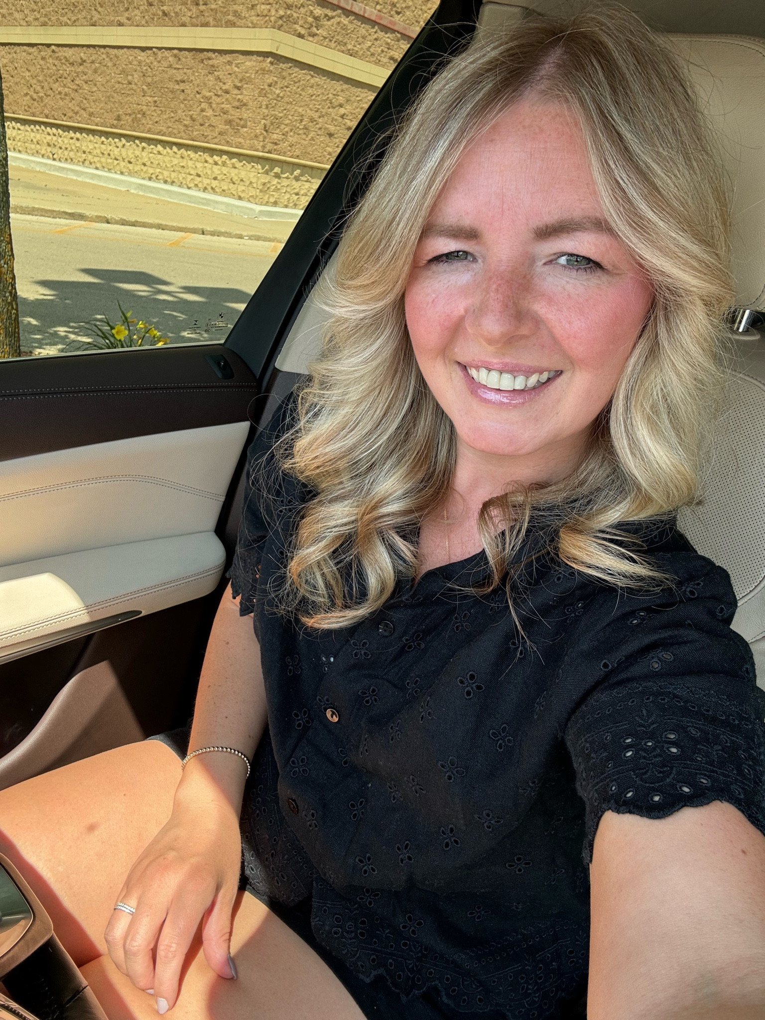 Feeling refresh with my new skincare and makeup routine. Also, loving this casual chic set! 



#LTKMidsize #LTKBeauty #LTKStyleTip