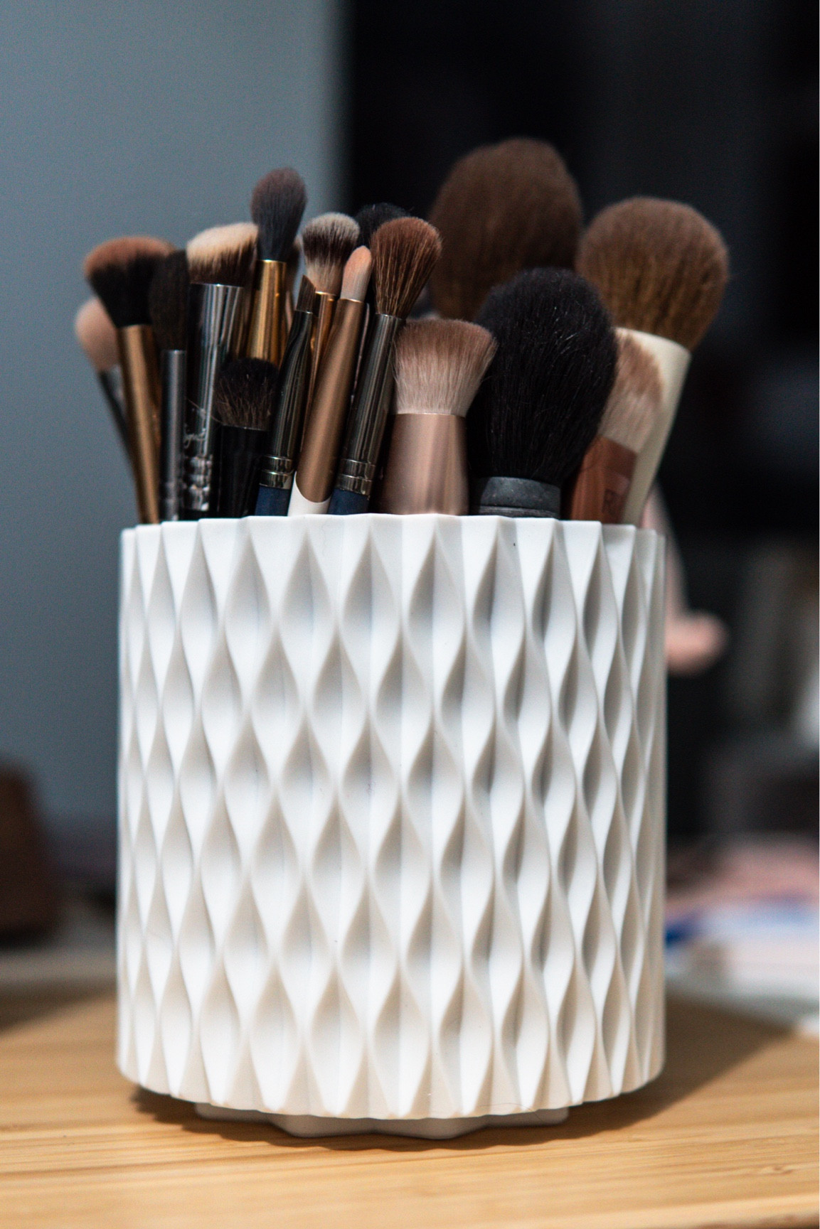Rotating pen/makeup brush holder from Amazon

#LTKbeauty #LTKBacktoSchool #LTKhome