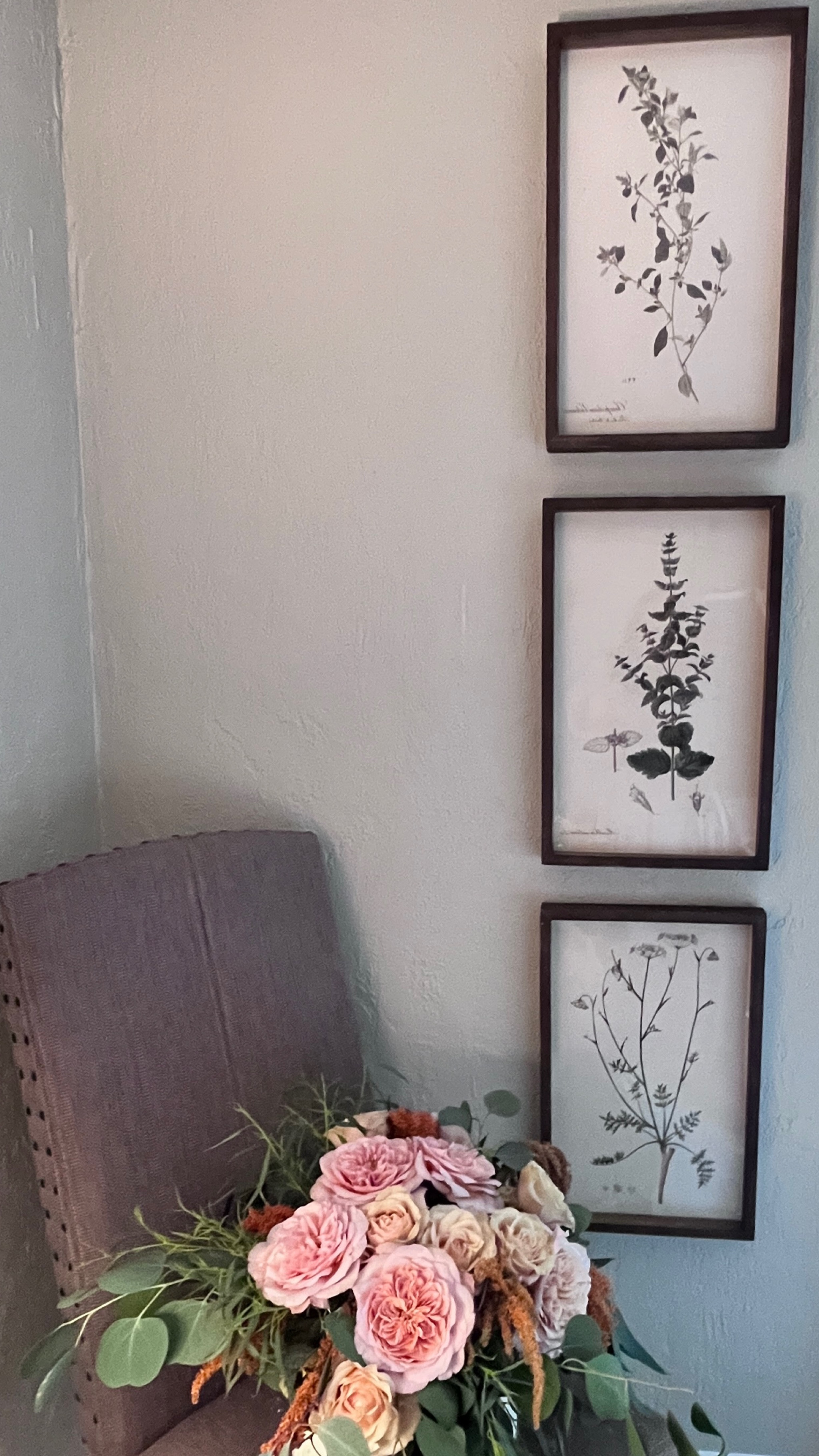 I finally found some neutral botanicals for my dining room.  Love how they look
And love how they will allow me to
Decorate throughout the year. 

#LTKhome