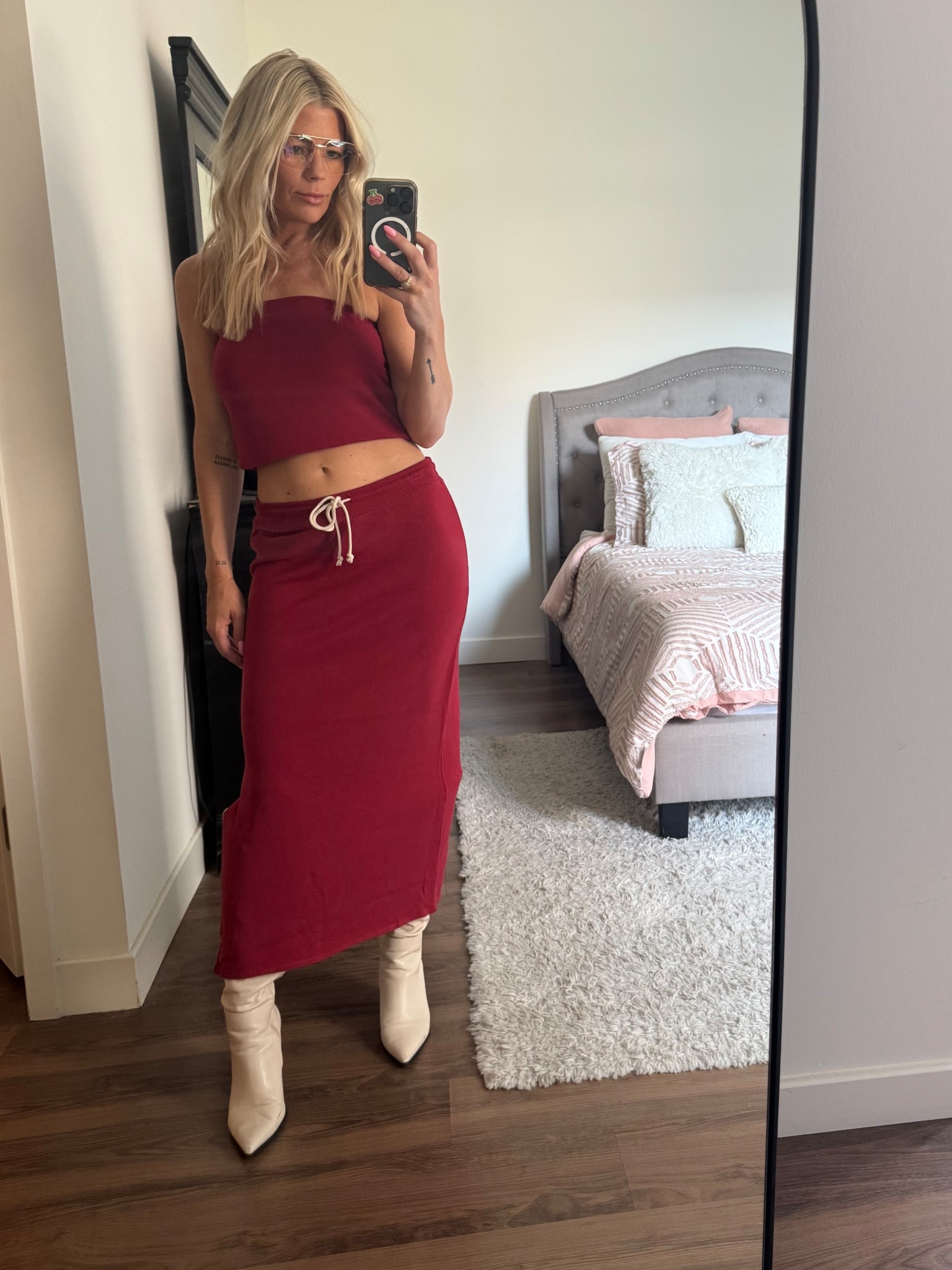 Fourth of July looks. Denim jeans. Converse. Chucks. Red white and blue. USA 