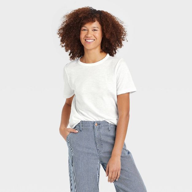Women&#39;s Short Sleeve T-Shirt - Universal Thread&#8482; White S | Target