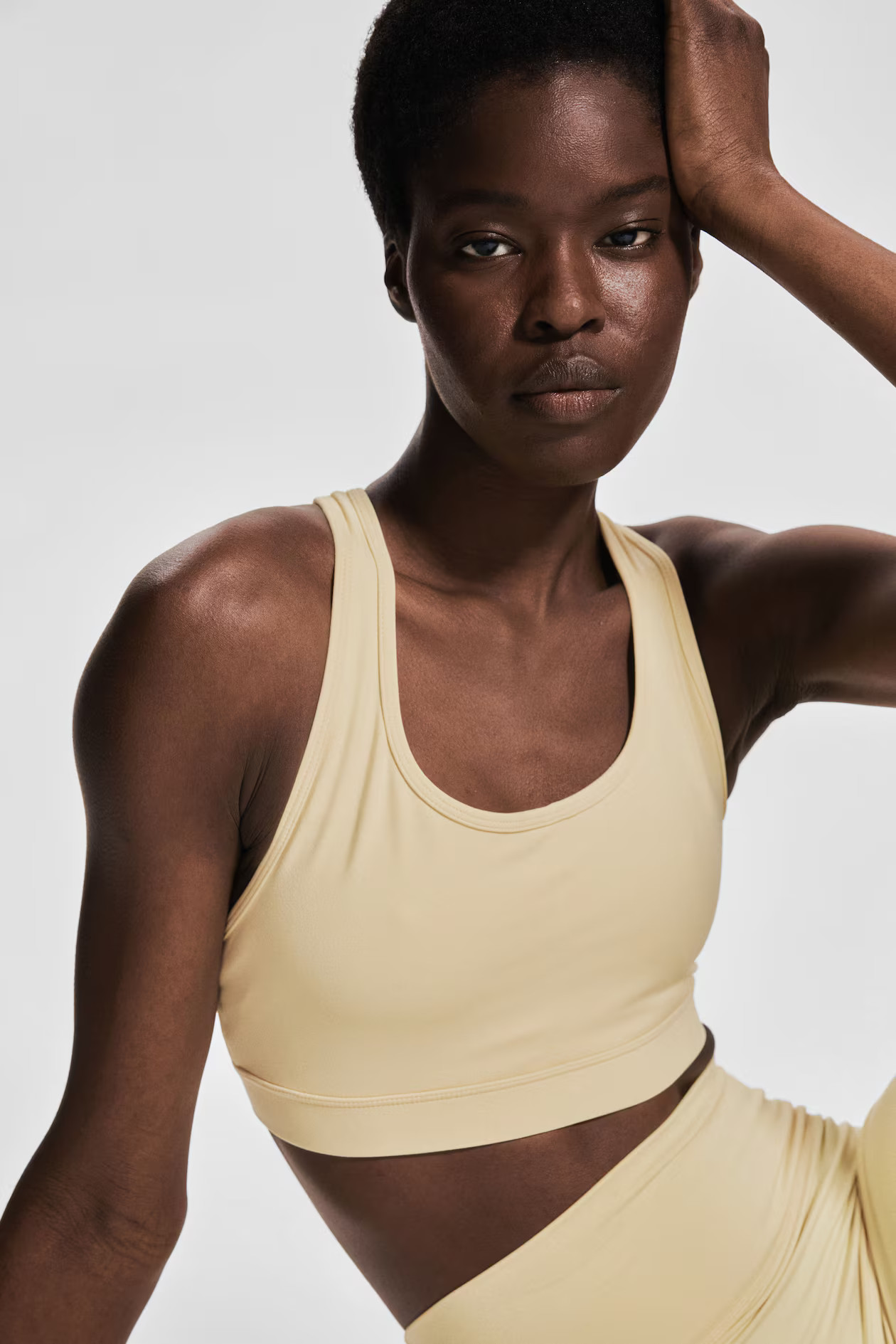 Medium Support Sports bra with SoftMove™ | H&M (UK, MY, IN, SG, PH, TW, HK)