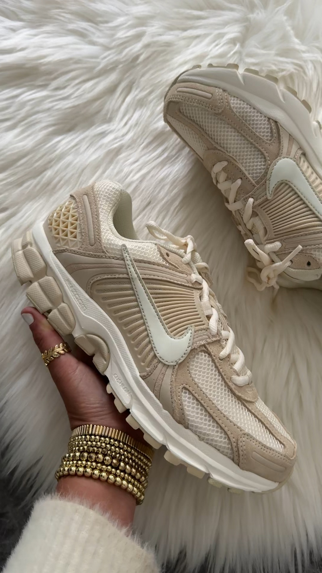 Nike zoom vomero 5 sneakers run true to size 