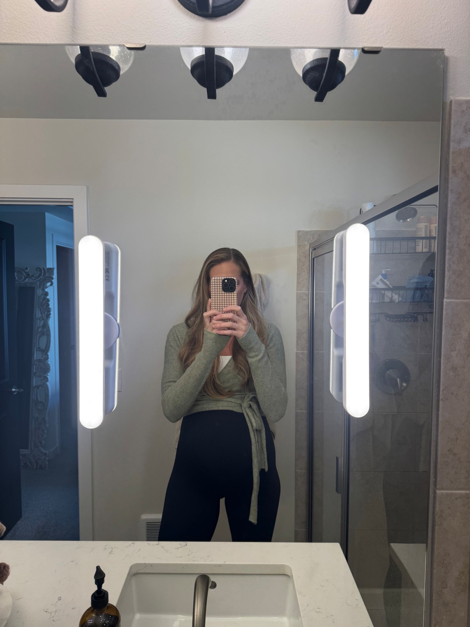 These wireless vanity lights are a game changer for dim bathroom lighting! 

#LTKHome #LTKFindsUnder50