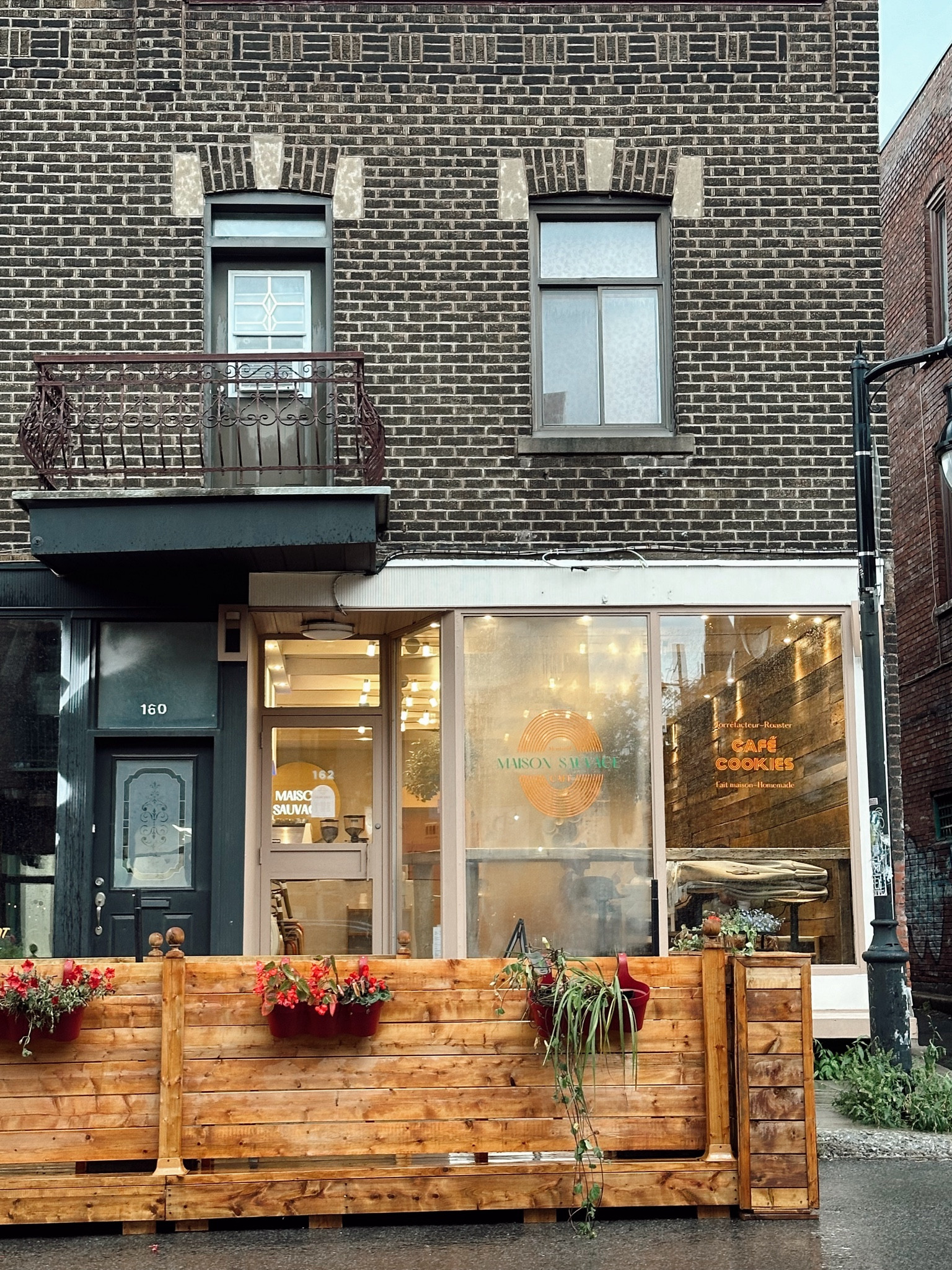 Fall outfits
Back to school outfits
White shoes
White dress
Sneakers
Walking shoes 
Travel outfits 
Fall travels
What to wear


#LTKShoeCrush #LTKBacktoSchool #LTKTravel