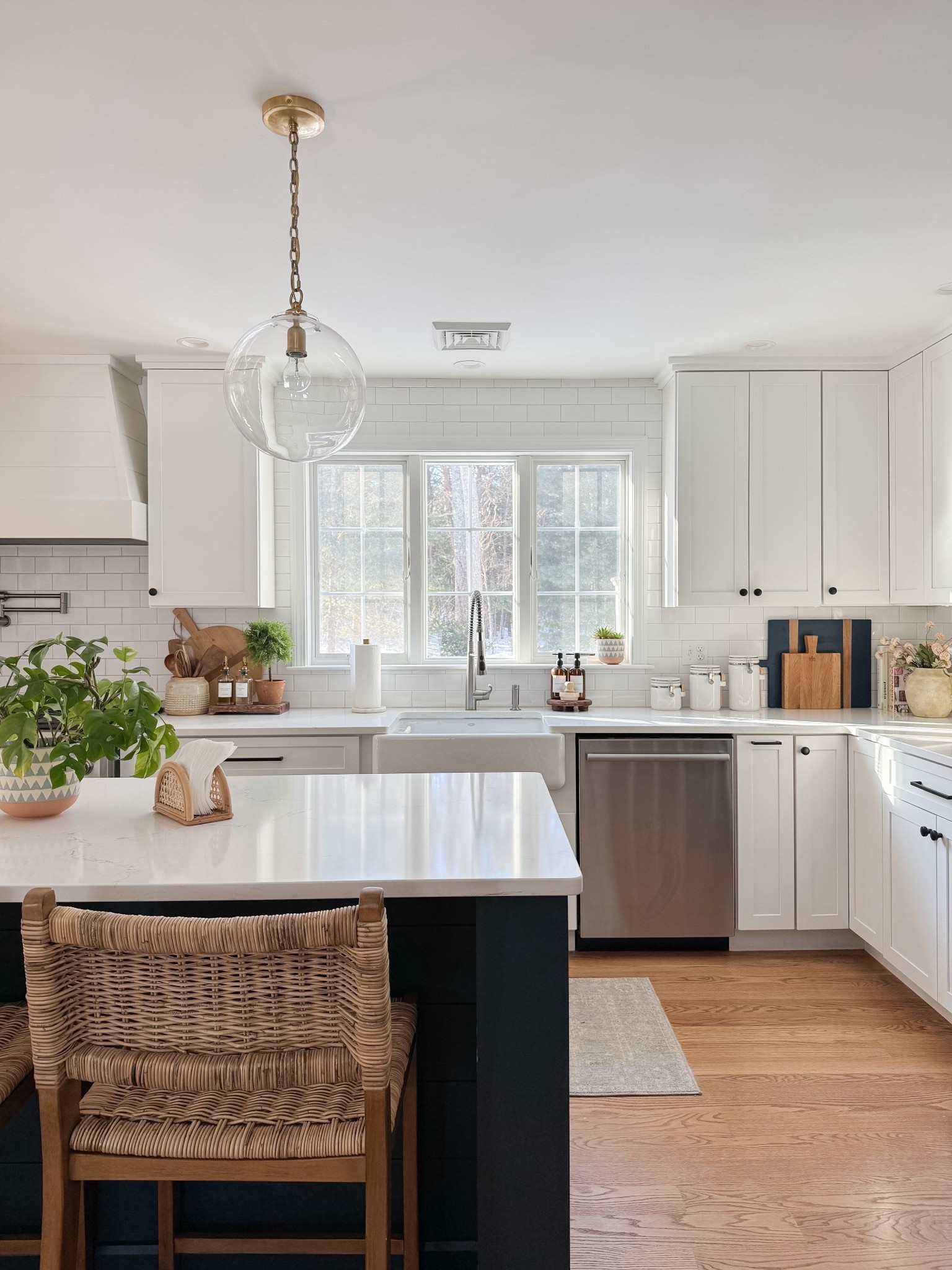 kitchen decor home styling home decor home favorites coastal home classic decor kitchen styling counter stools kitchen lighting sherricalnanhome

#LTKHome