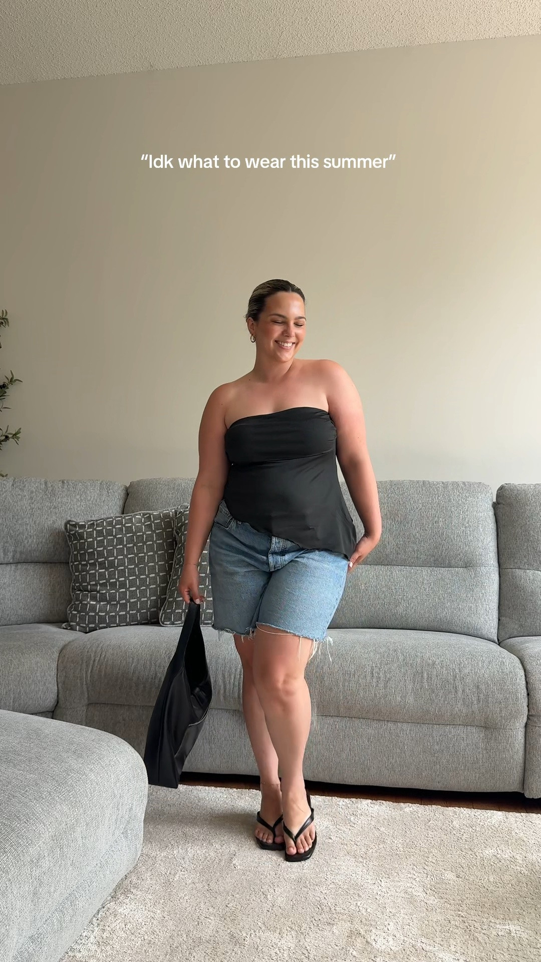 Wearing a size XL in top ( could size down) and a size 14 in jeans for baggy look