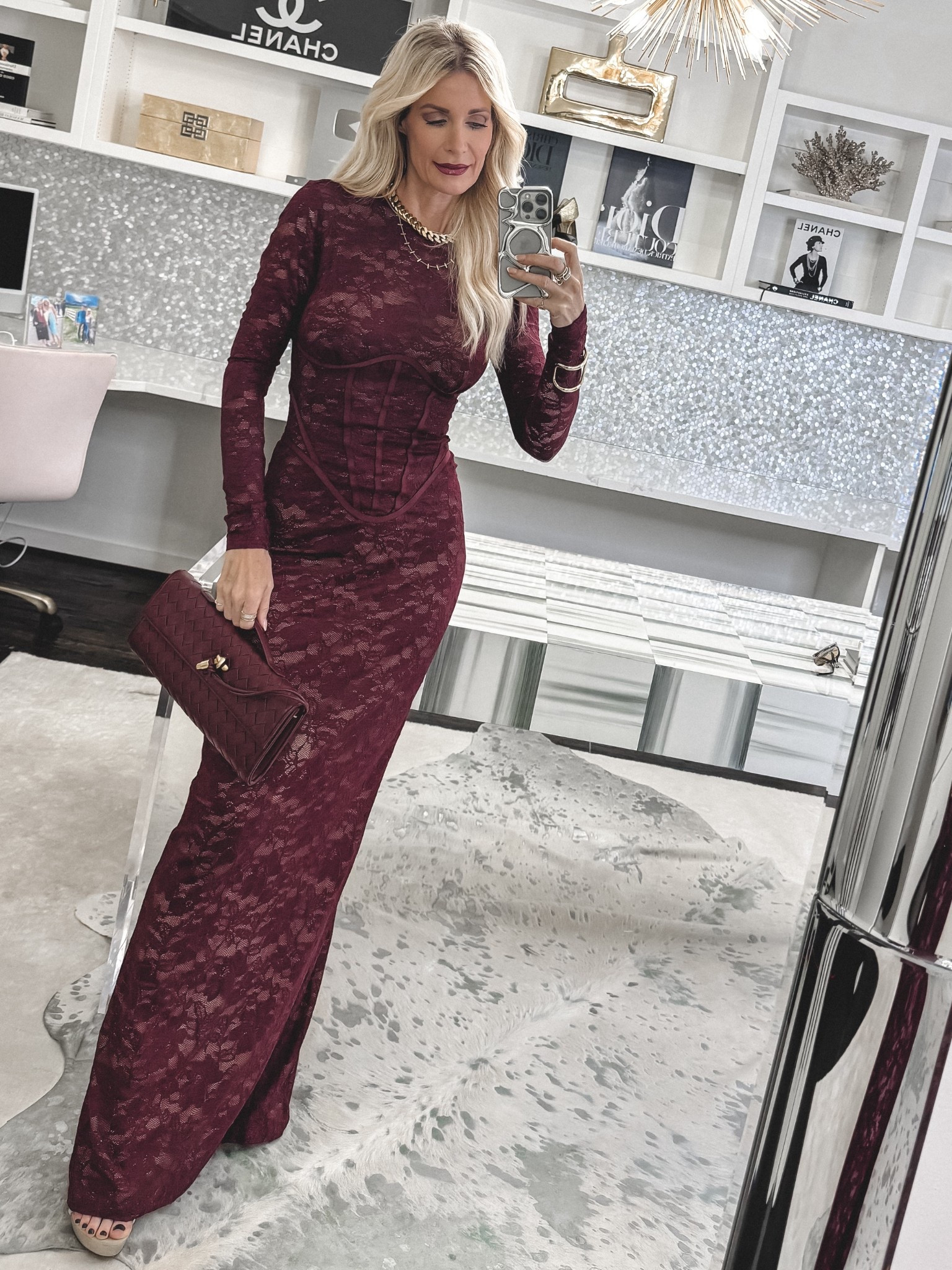 This is your sign to wear the burgundy dress. 🍷
Absolutely stunning lace, an impeccable fit, and fully lined with a nude slip—so no worries about it being see-through.
Perfect for Valentine’s Day, date night, girls’ night out, or a winter wedding.
The burgundy shade is rich, elegant, and beyond flattering.
Runs true to size—I’m wearing an XS and couldn’t love it more.



#LTKOver40 #LTKgrwm #LTKValentine